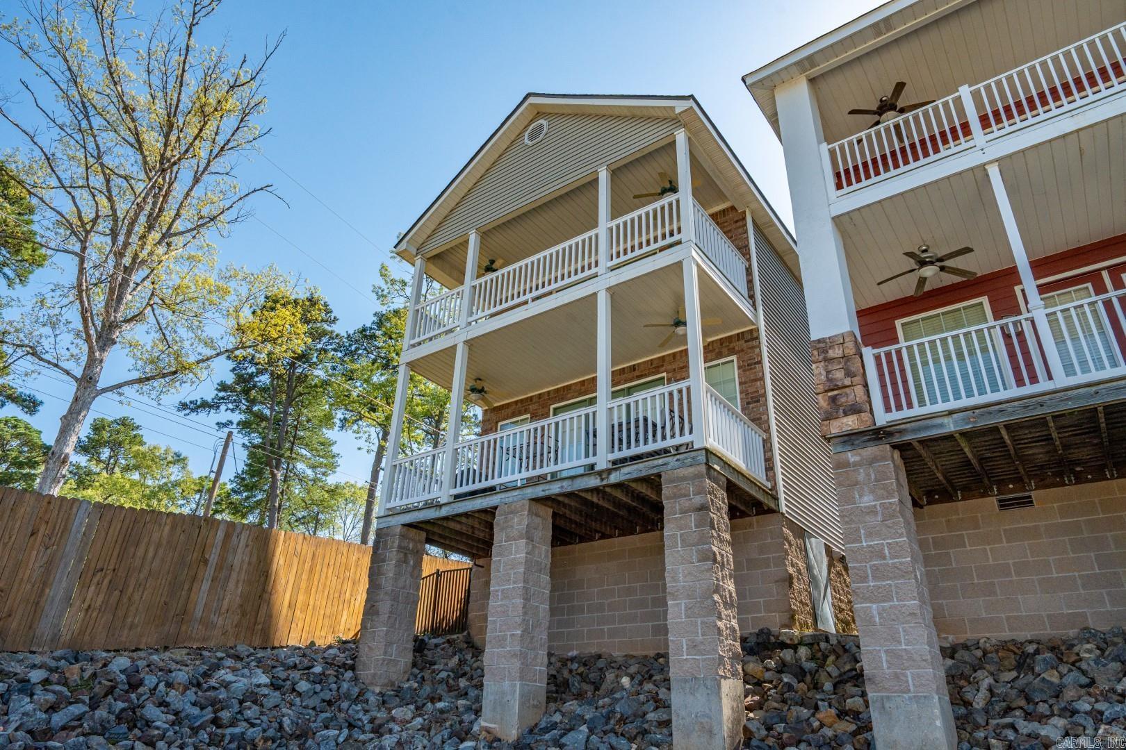 MAJESTIC LAKE VILLAGE TOWNHOMES - Residential