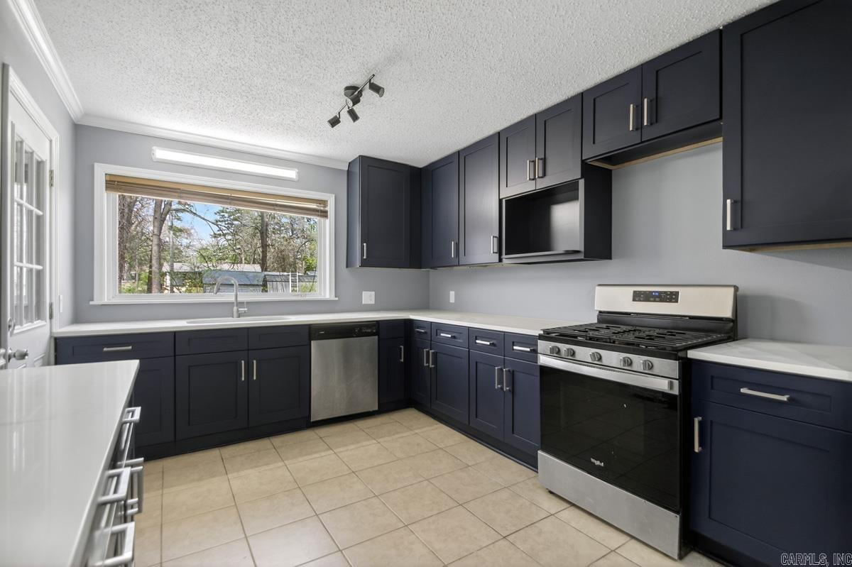 FOREST HILLS - Residential