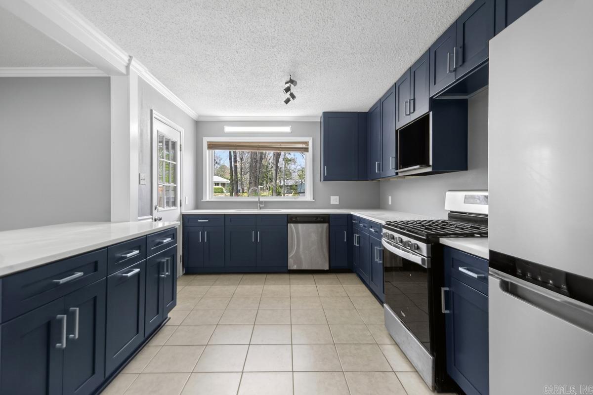 FOREST HILLS - Residential