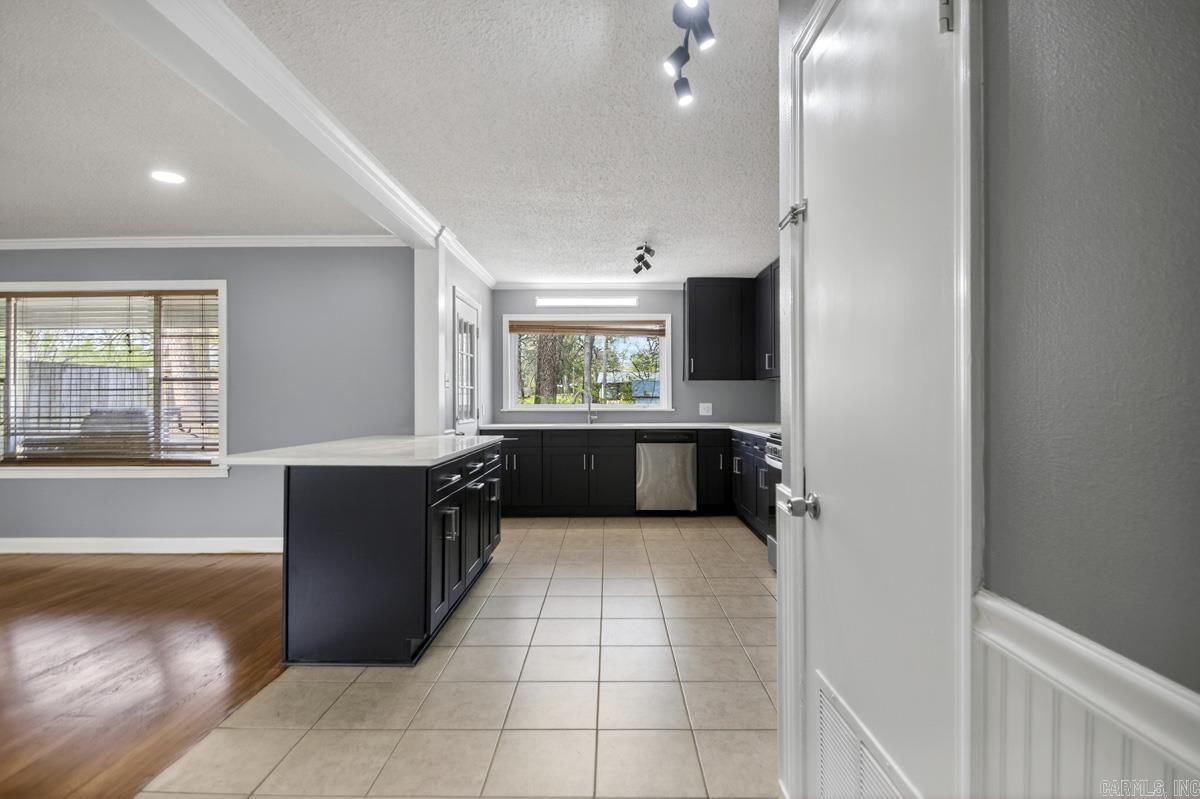 FOREST HILLS - Residential