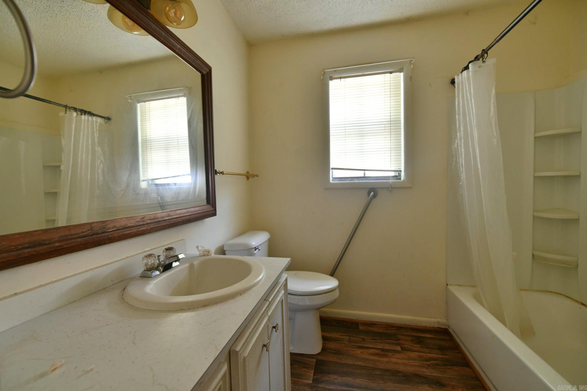 Men-Ark #1 - Residential