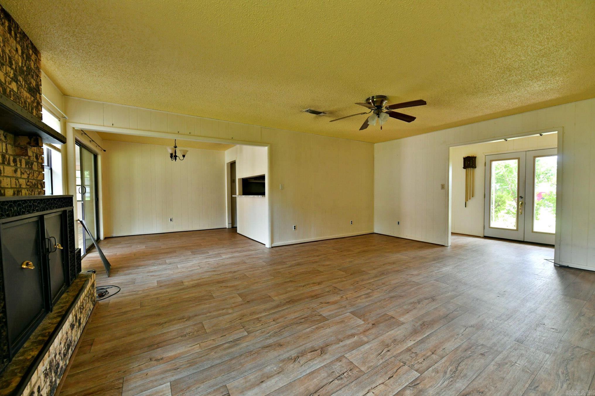 Men-Ark #1 - Residential