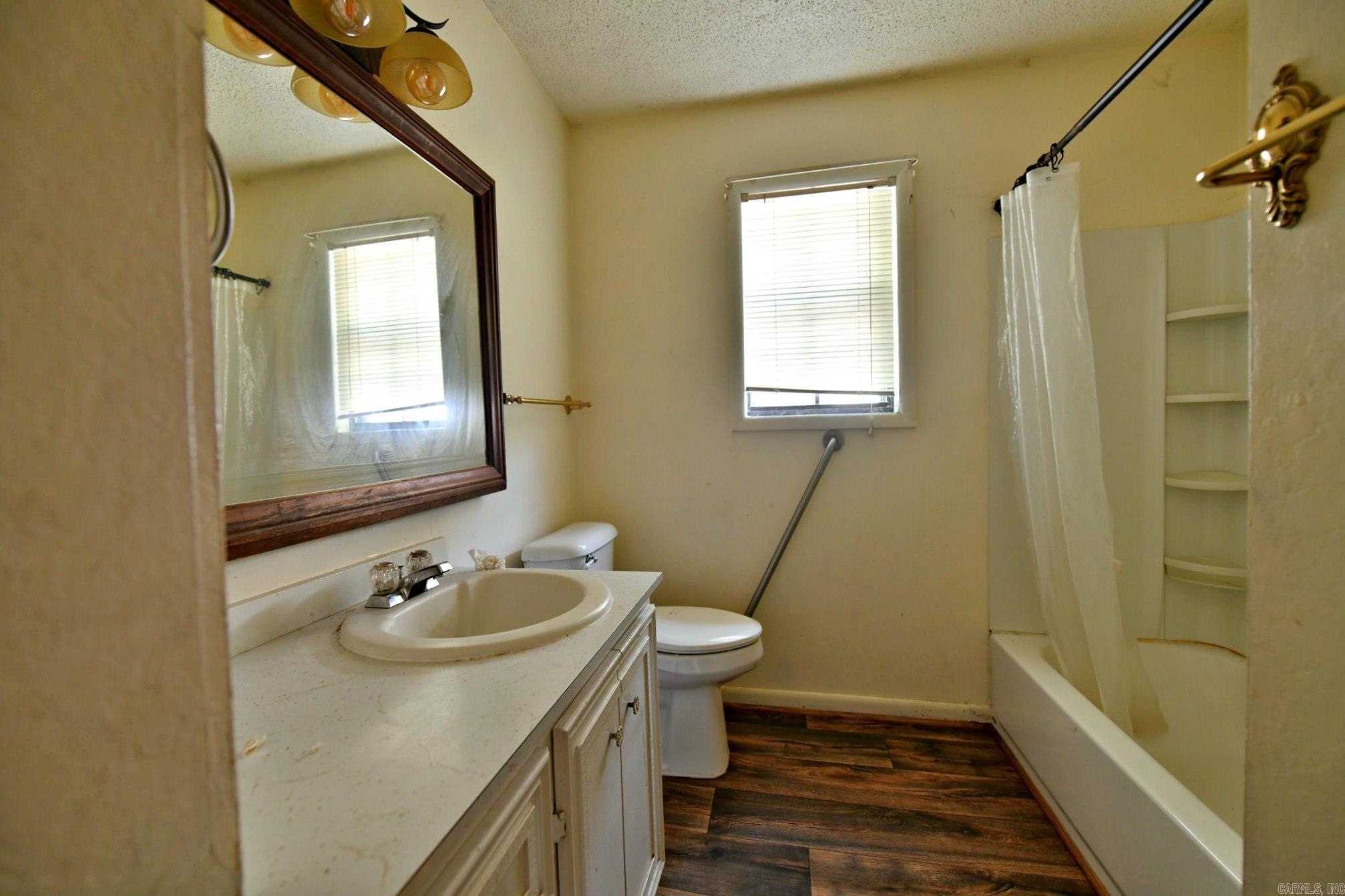 Men-Ark #1 - Residential