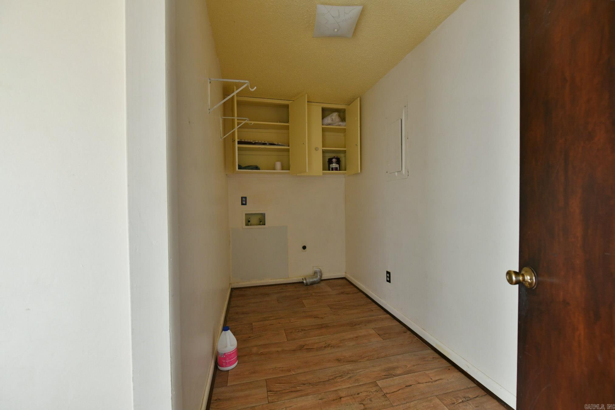 Men-Ark #1 - Residential