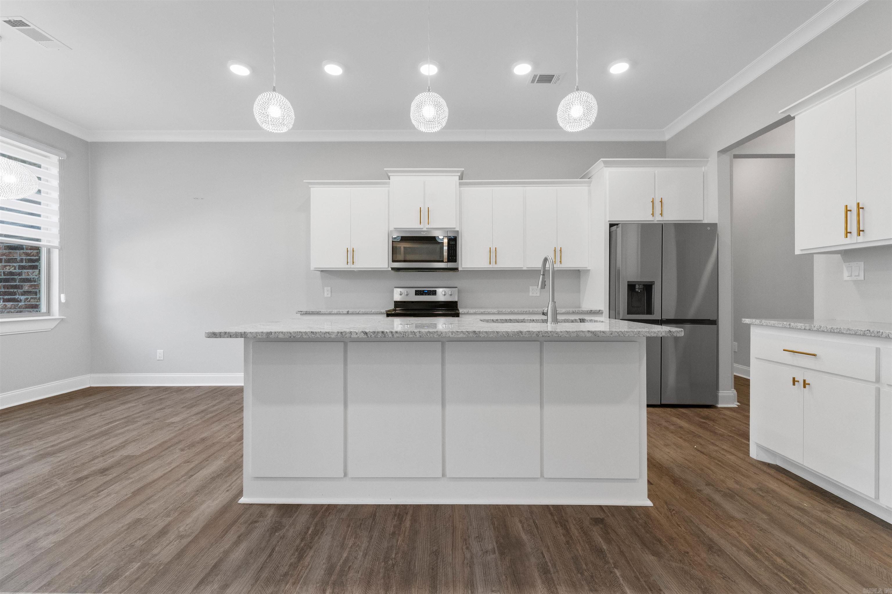 NORTH SHORE @ HURRICANE LAKE EST - Residential