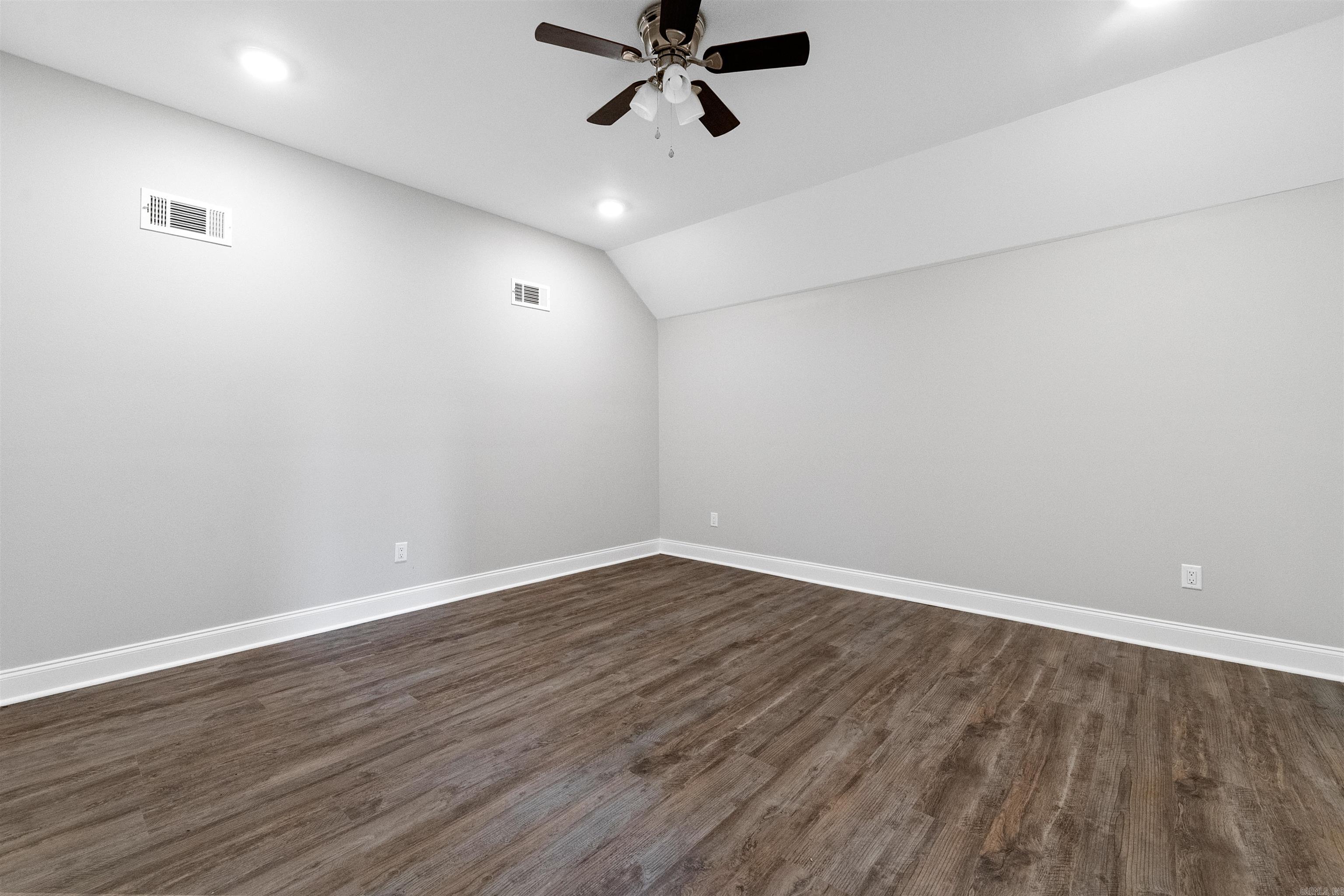 NORTH SHORE @ HURRICANE LAKE EST - Residential