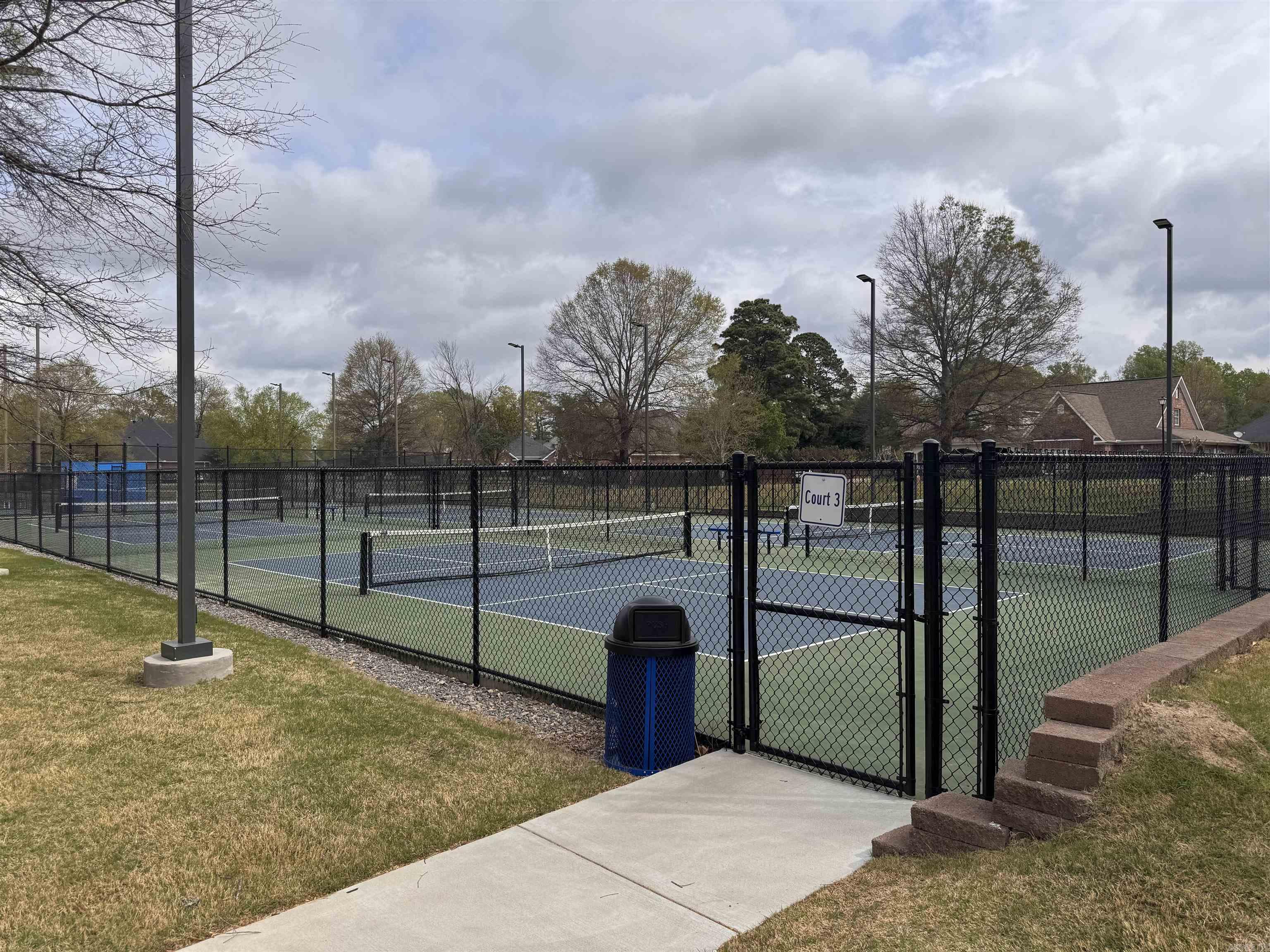 NORTH SHORE @ HURRICANE LAKE EST - Residential