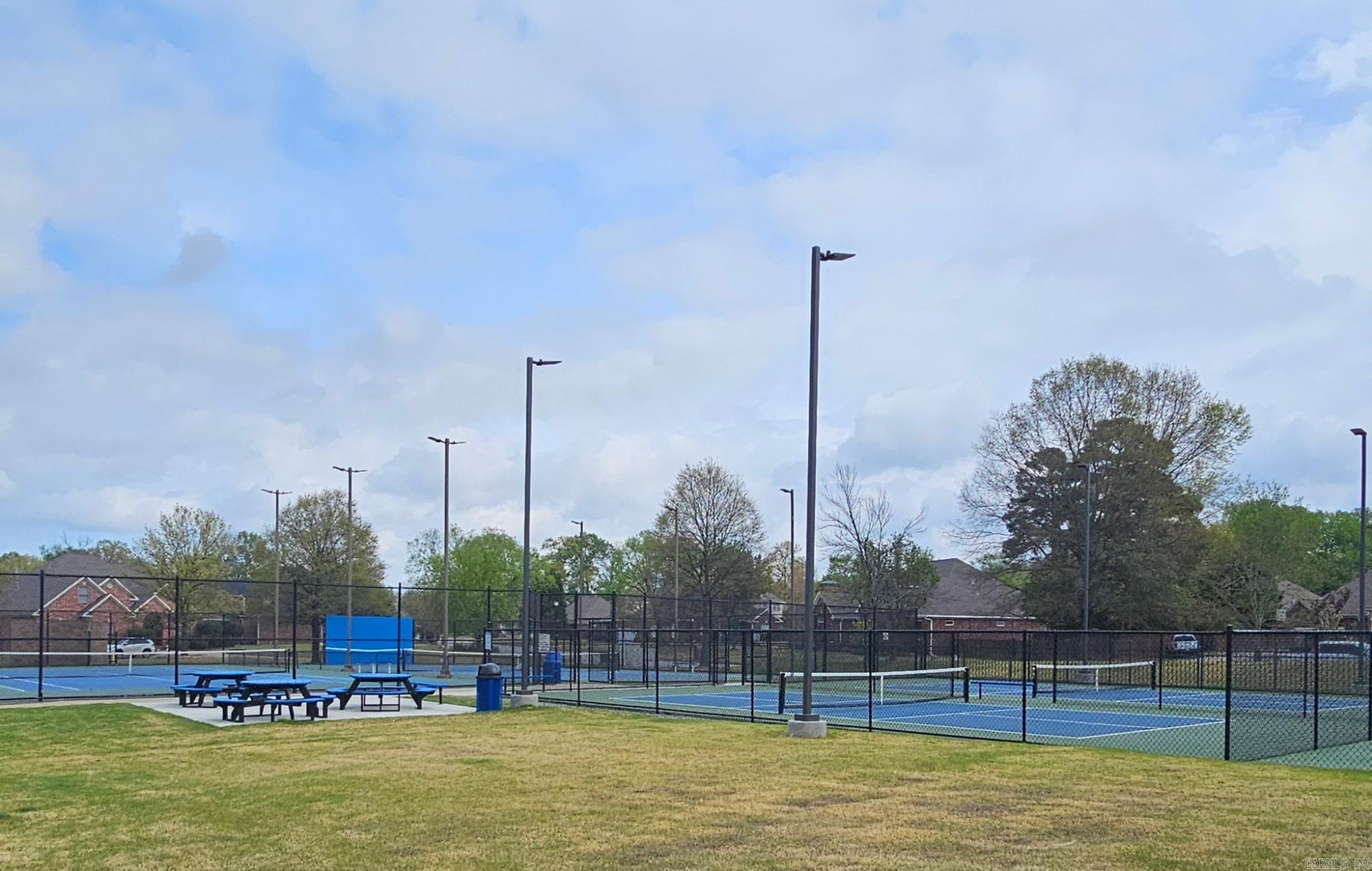 NORTH SHORE @ HURRICANE LAKE EST - Residential