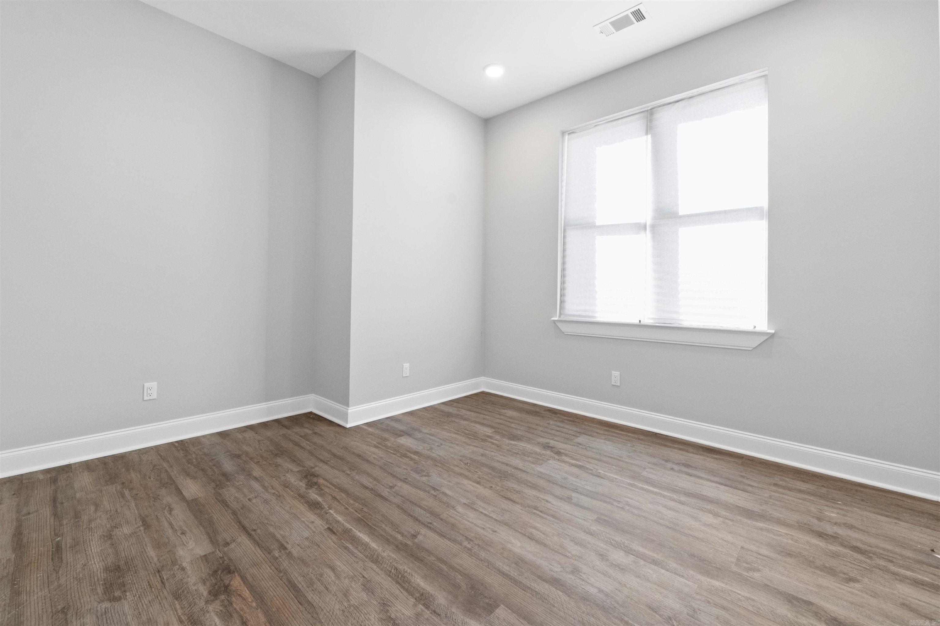 NORTH SHORE @ HURRICANE LAKE EST - Residential