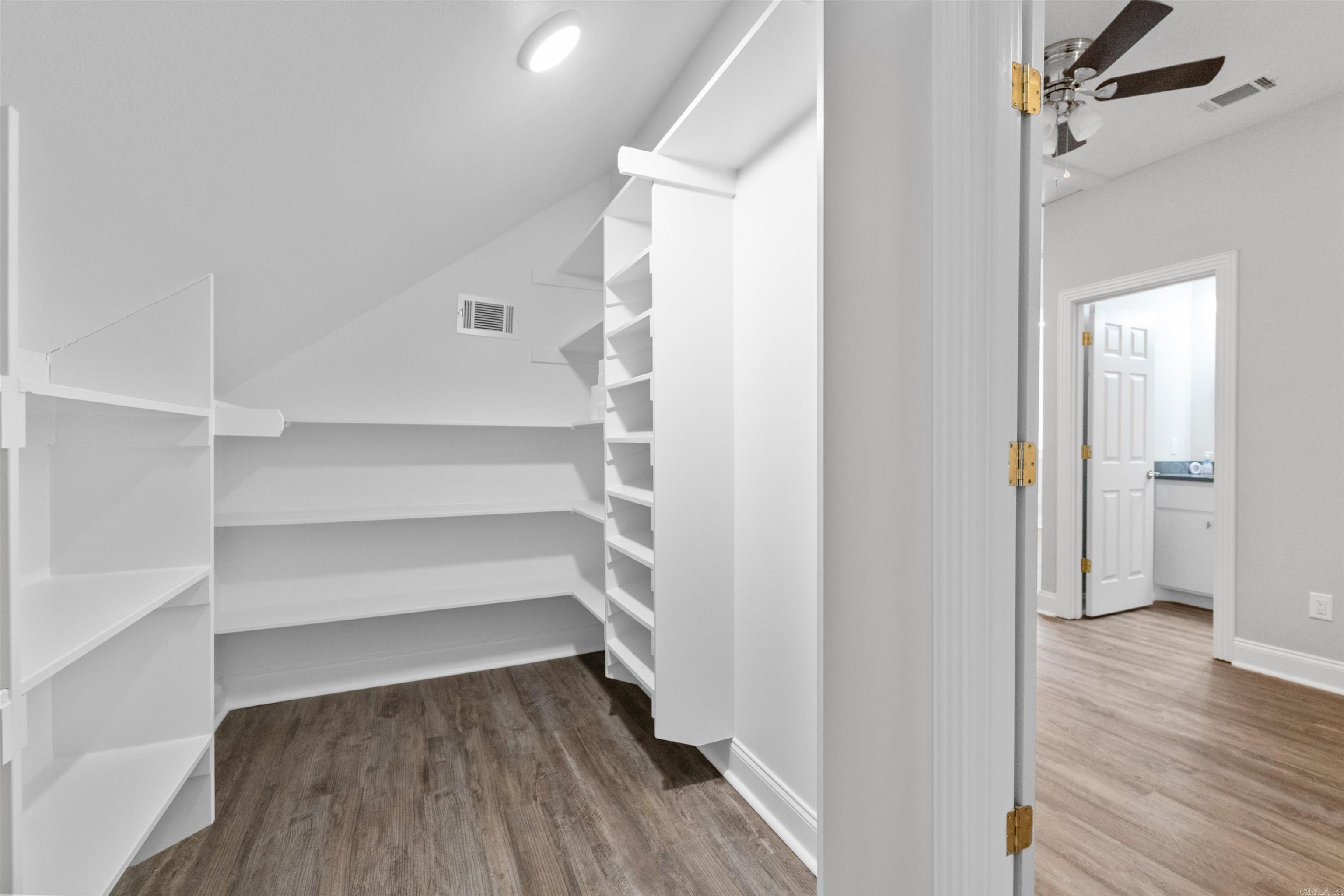 NORTH SHORE @ HURRICANE LAKE EST - Residential