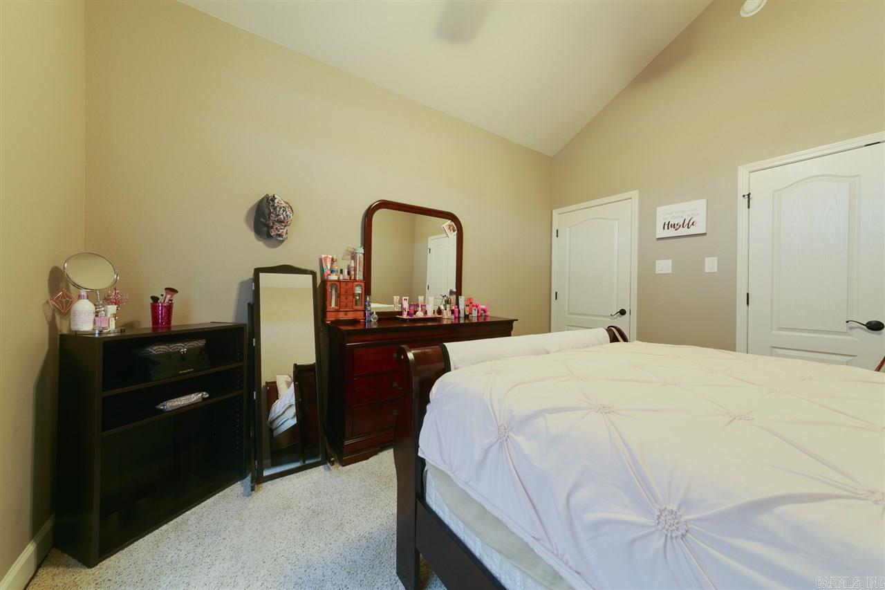 MOUNT TABOR ESTATES - Residential Lease