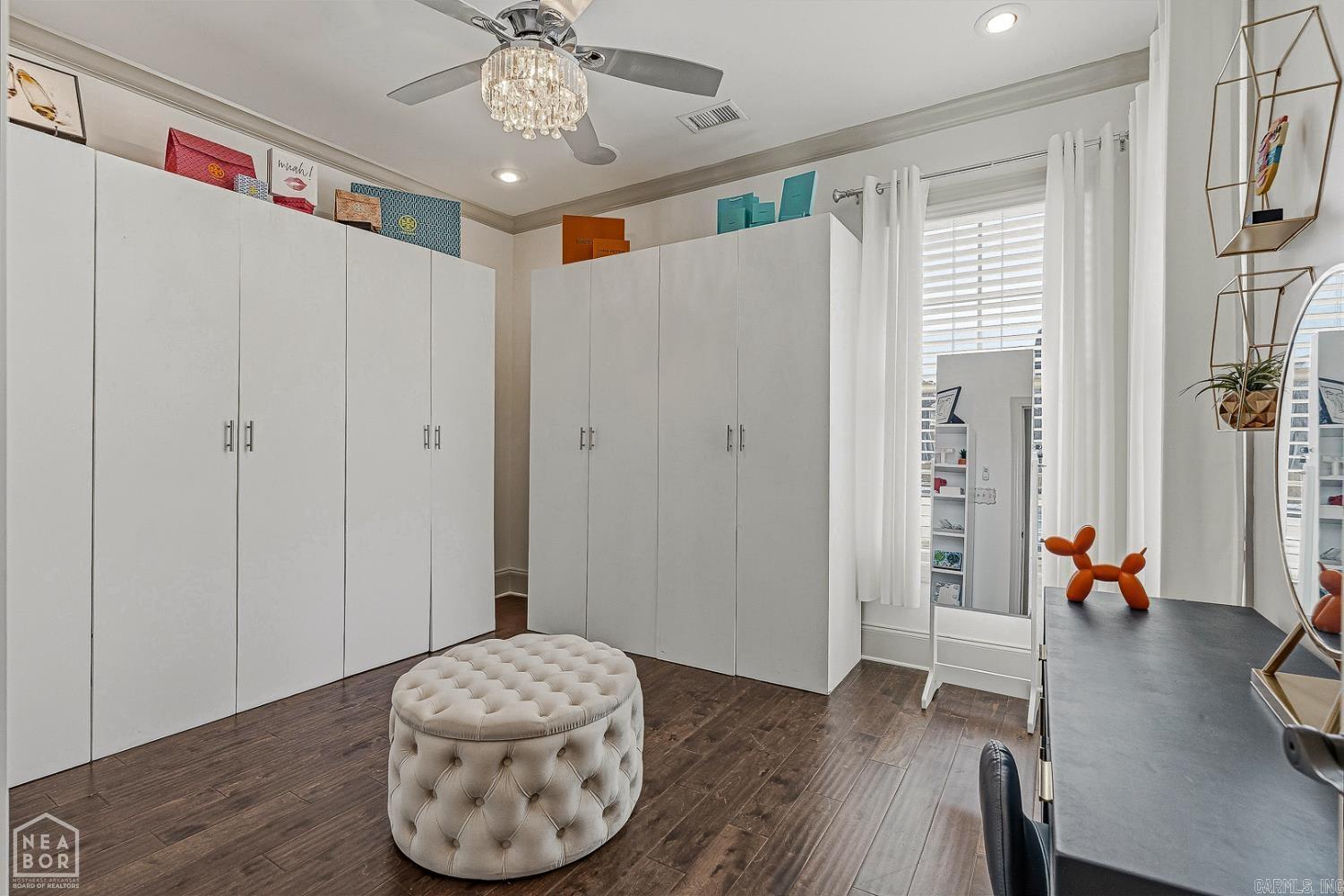 BARRINGTON PARK - Residential