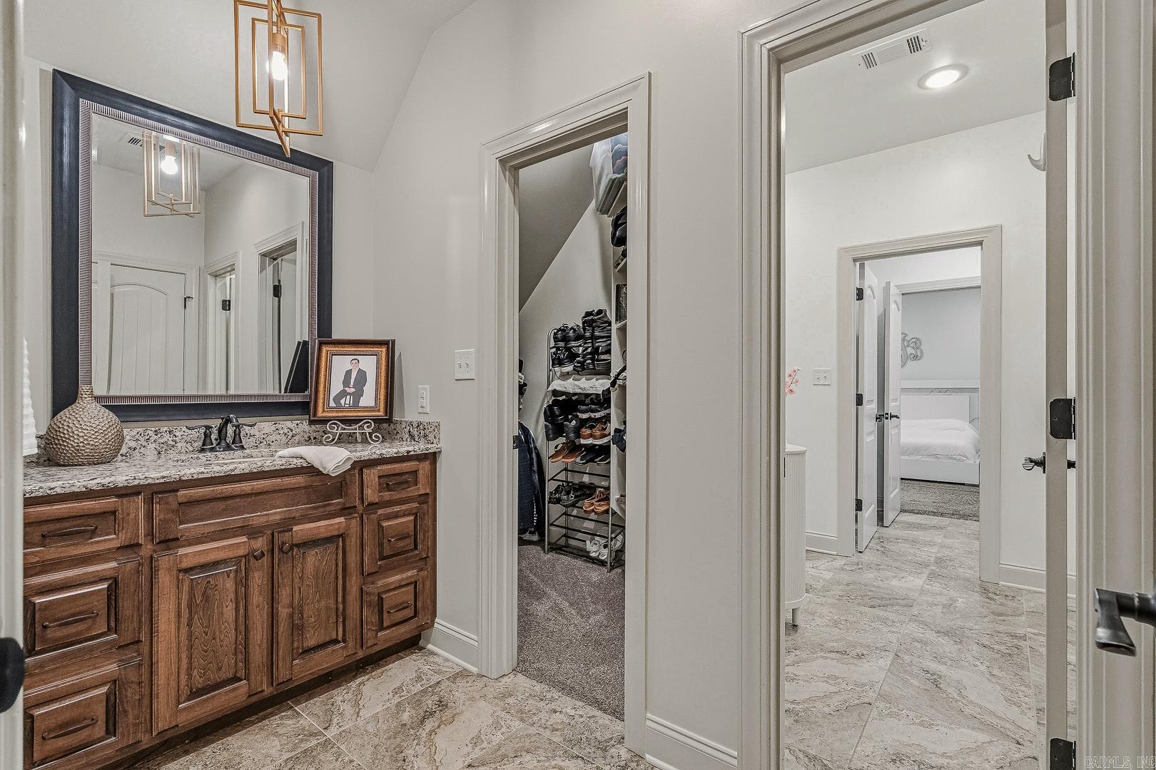 BARRINGTON PARK - Residential