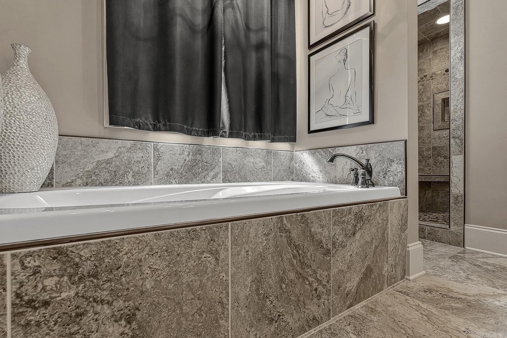 BARRINGTON PARK - Residential