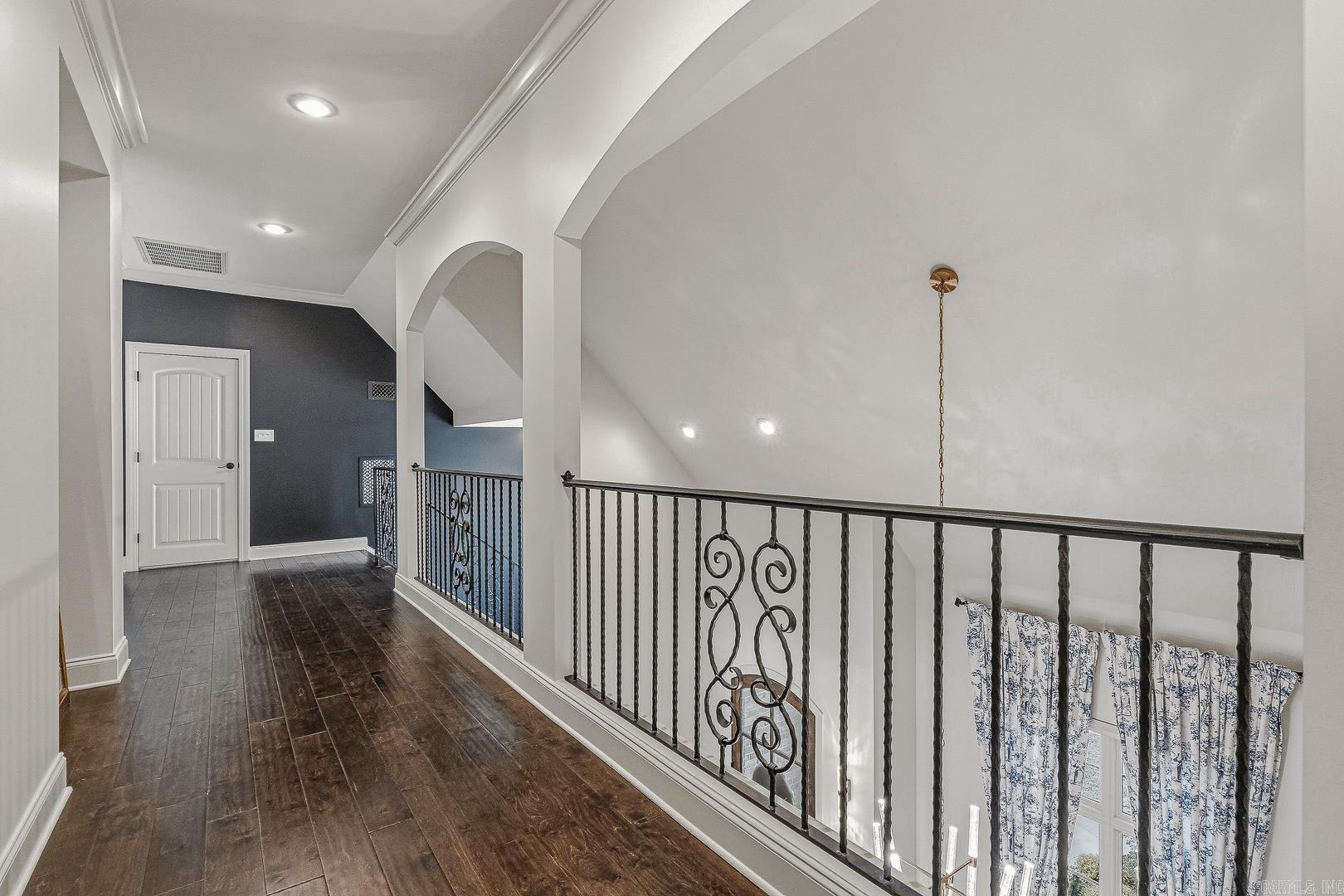 BARRINGTON PARK - Residential