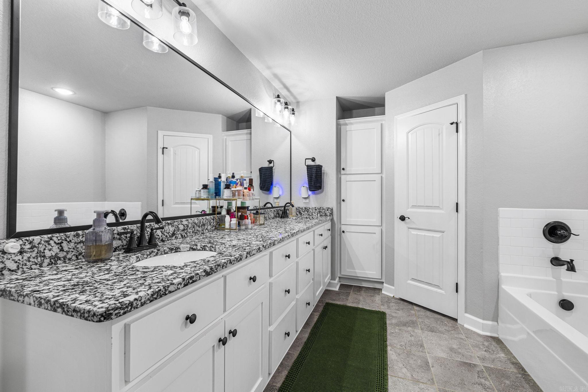 HERITAGE MEADOWS - Residential