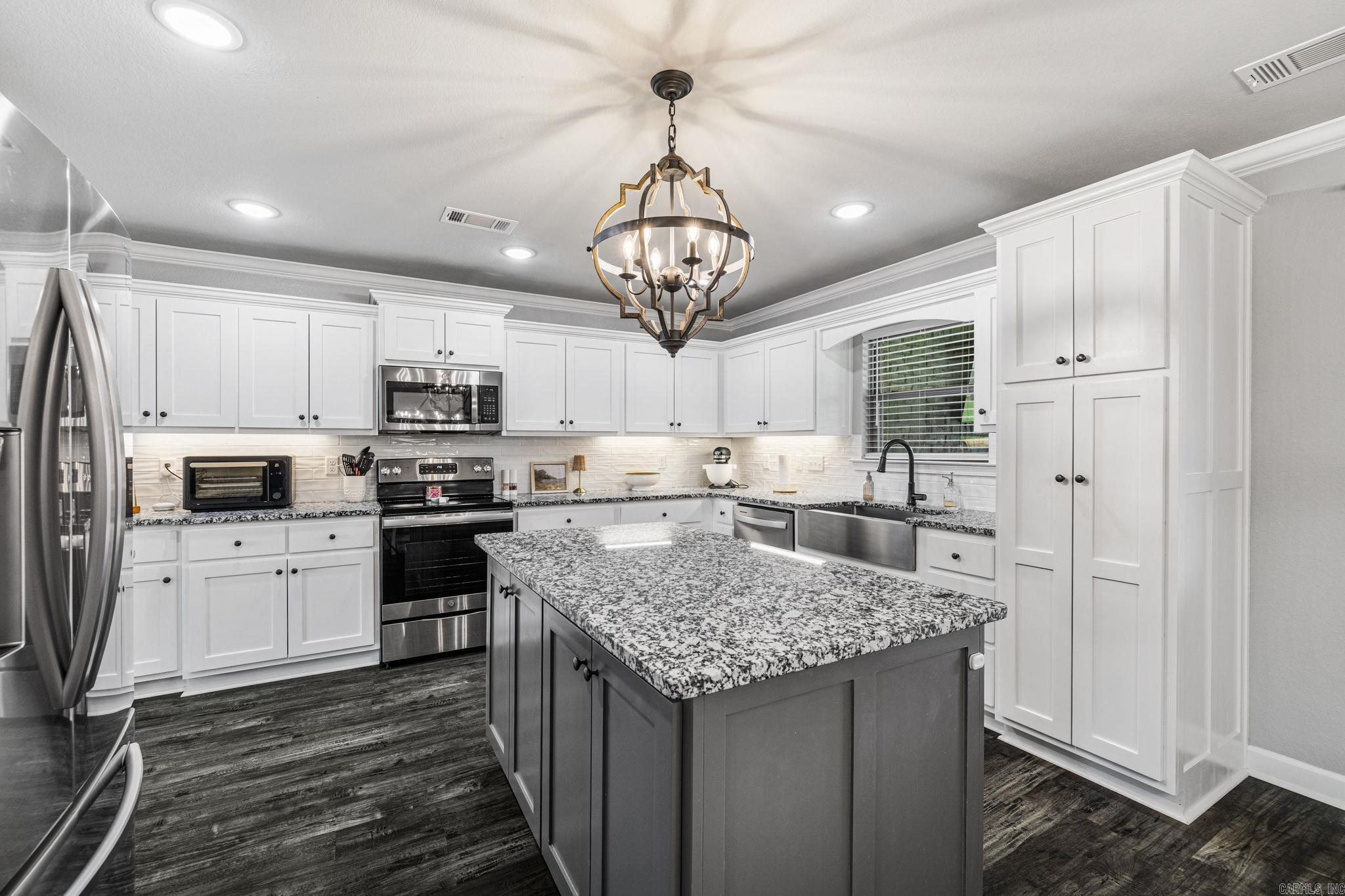 HERITAGE MEADOWS - Residential