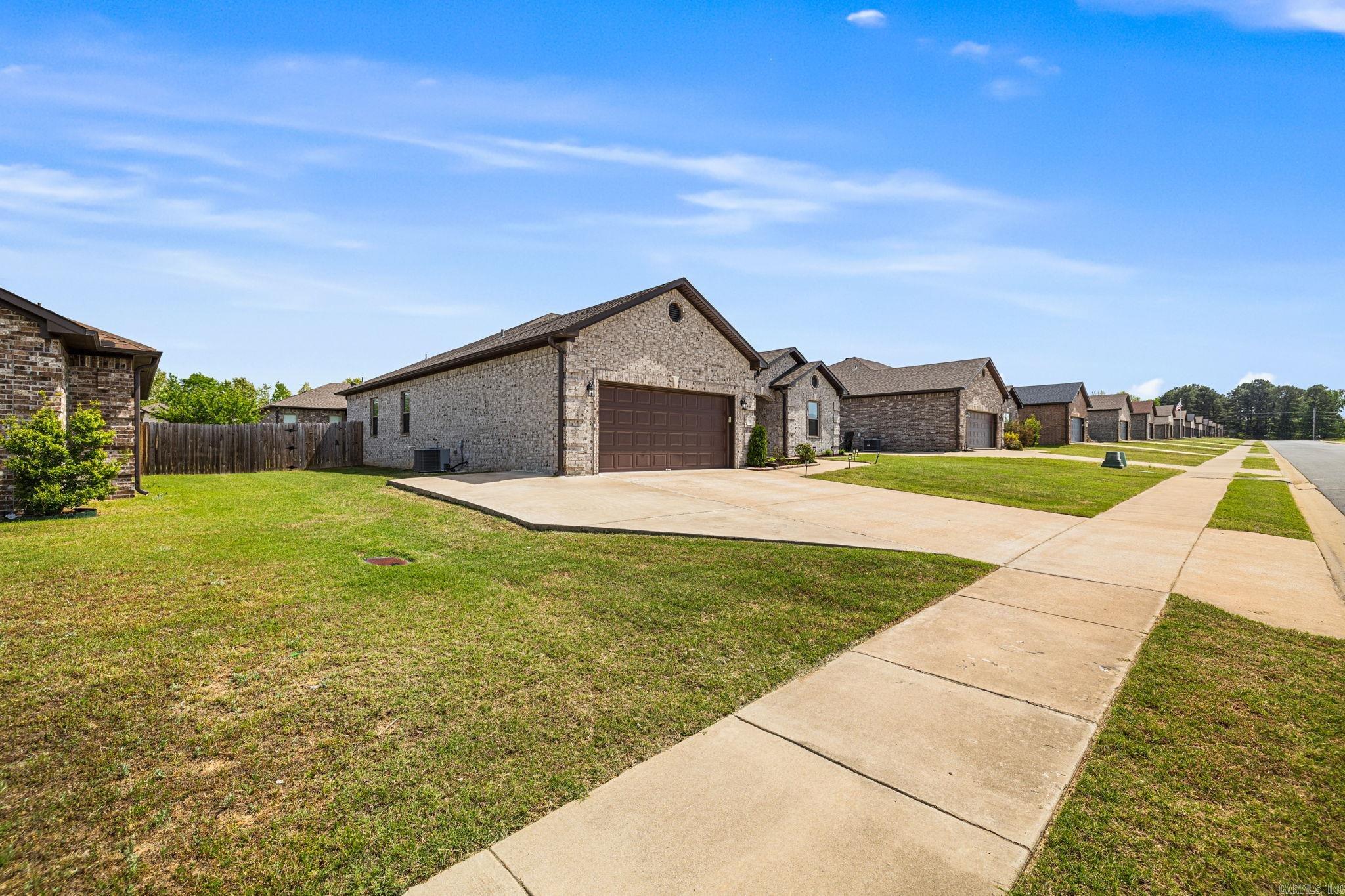 HERITAGE MEADOWS - Residential