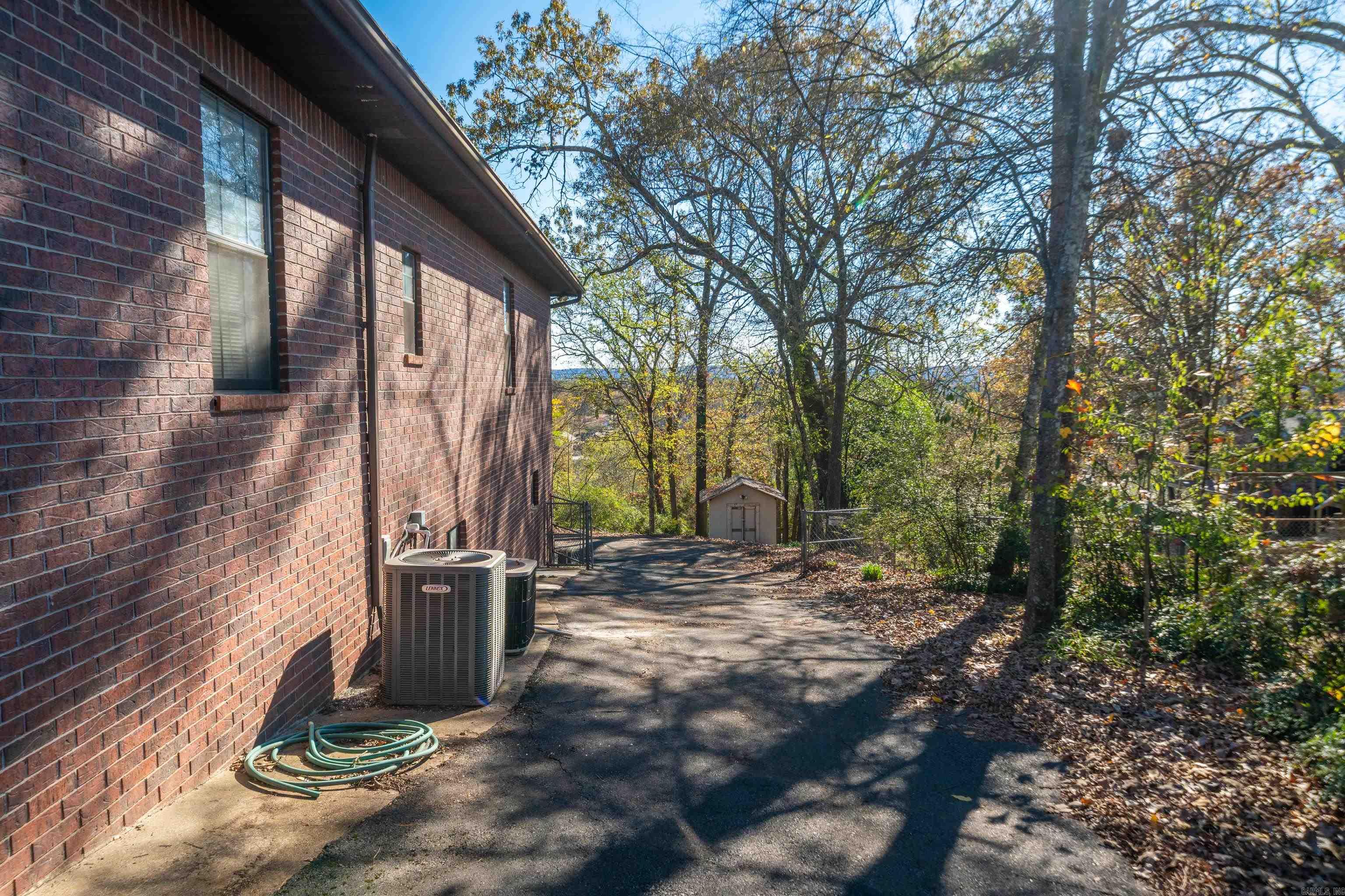 ARZELLA ACRES - Residential