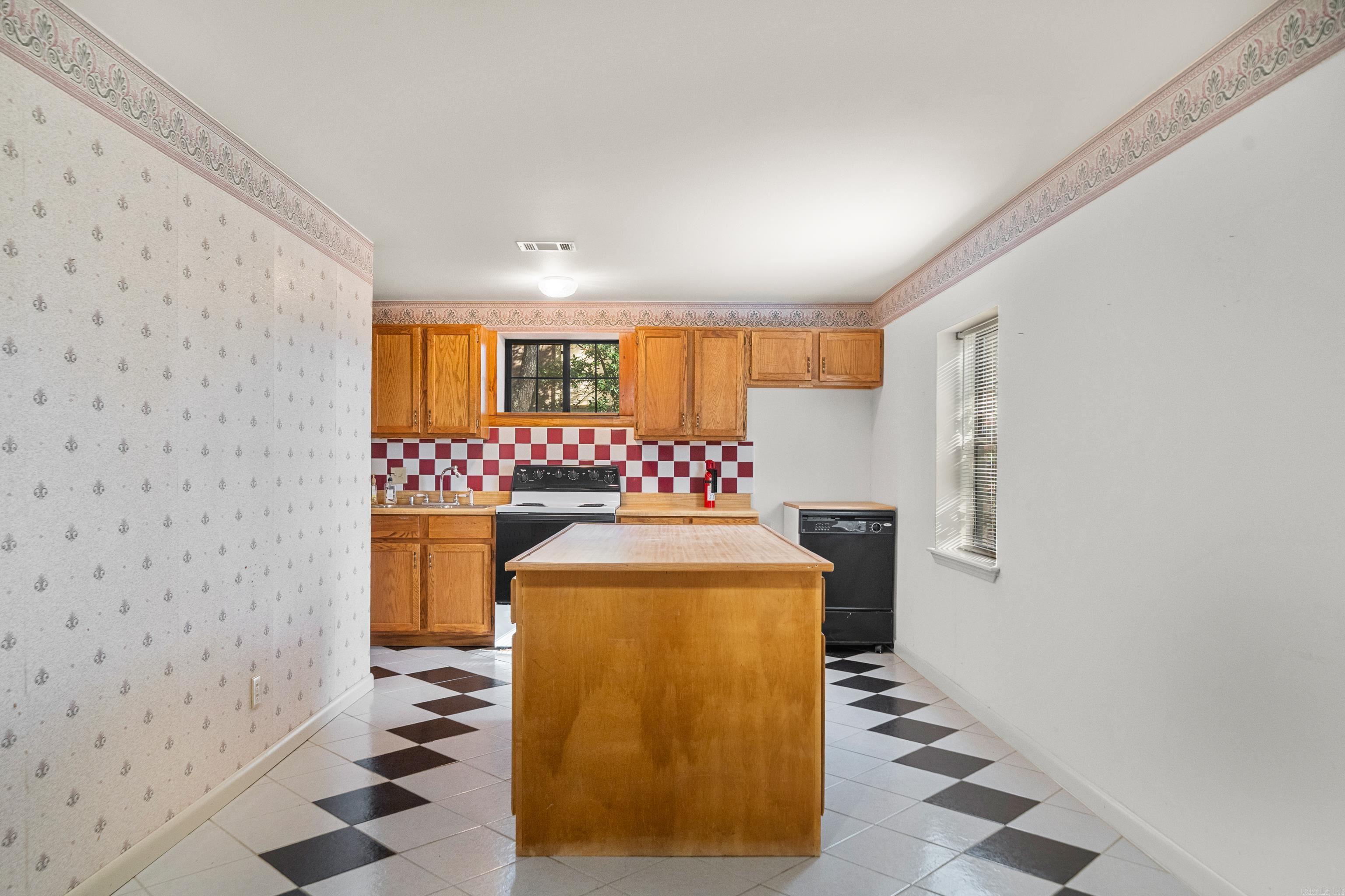 ARZELLA ACRES - Residential