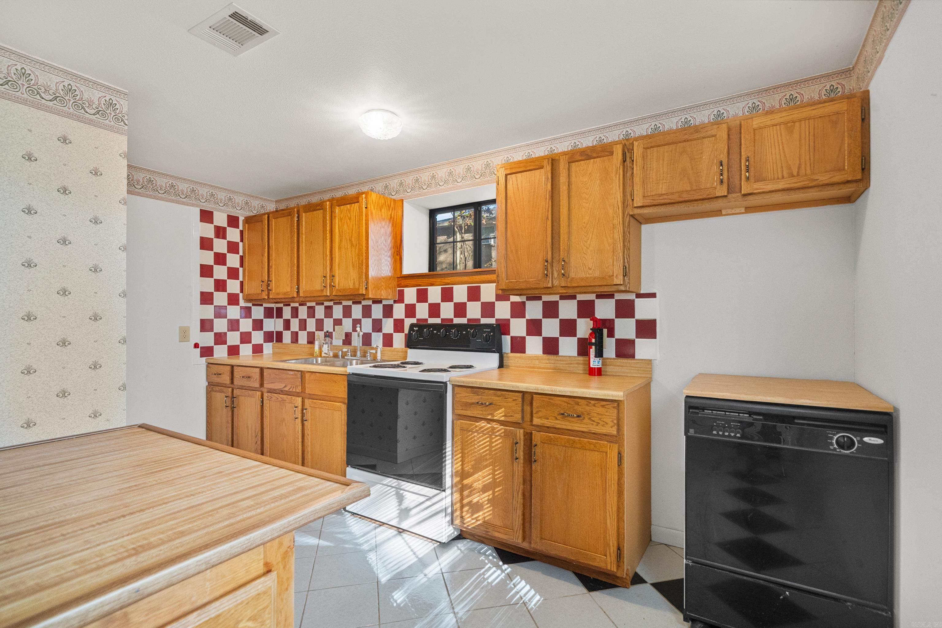 ARZELLA ACRES - Residential