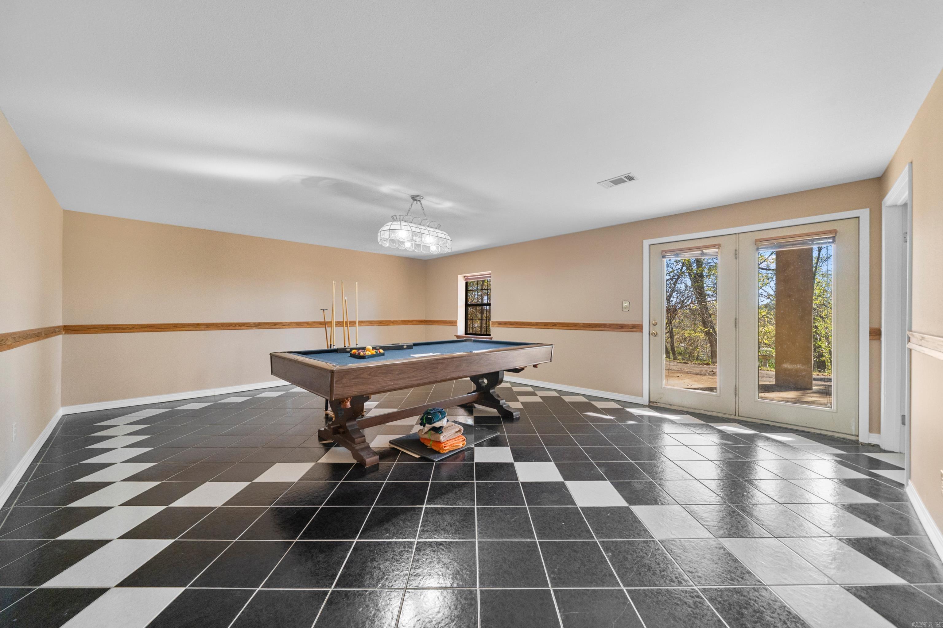 ARZELLA ACRES - Residential