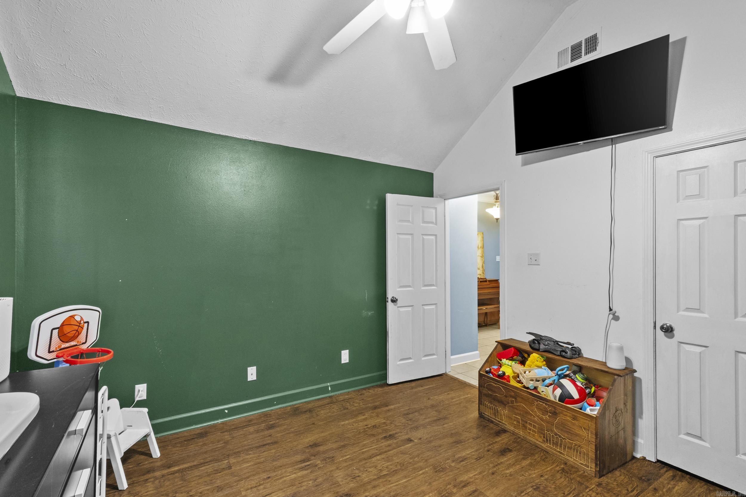 TURTLE CREEK - Residential