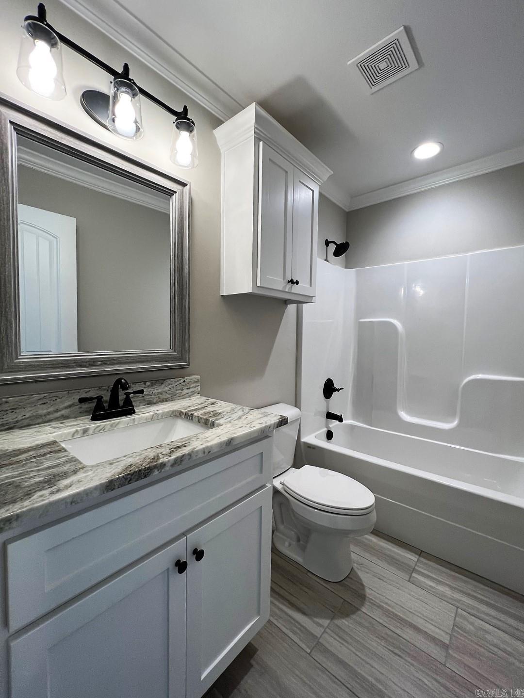 PINEWOOD ESTATES - Residential