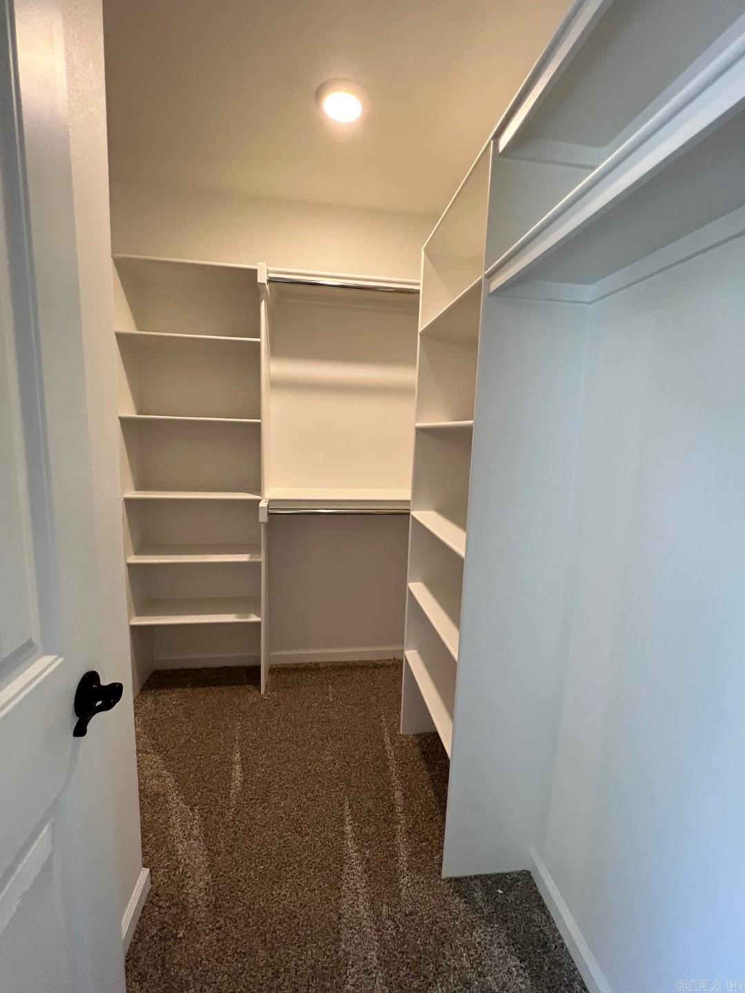 PINEWOOD ESTATES - Residential