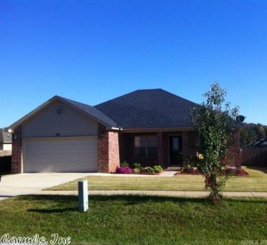 Very nice 3 bedroom 2 bath home with a split bedroom plan. Master has a very nice bath! Over 1400 square feet of living space! Nice backyard that is completely fenced. Very convenient location! Do not call Showingtime, call listing office for a show at 501-843-4473.