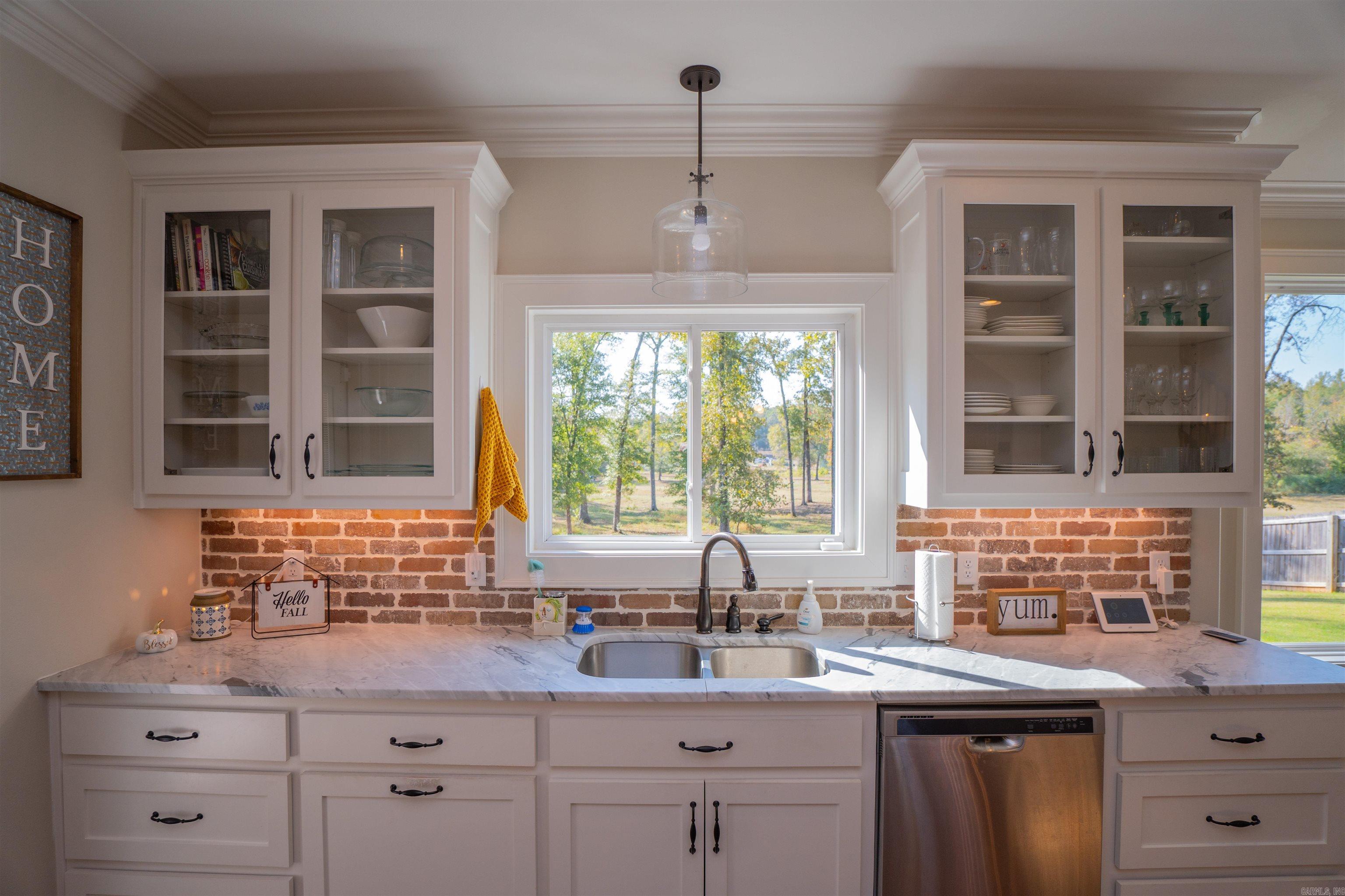 HIGHLAND VILLAGE - Residential