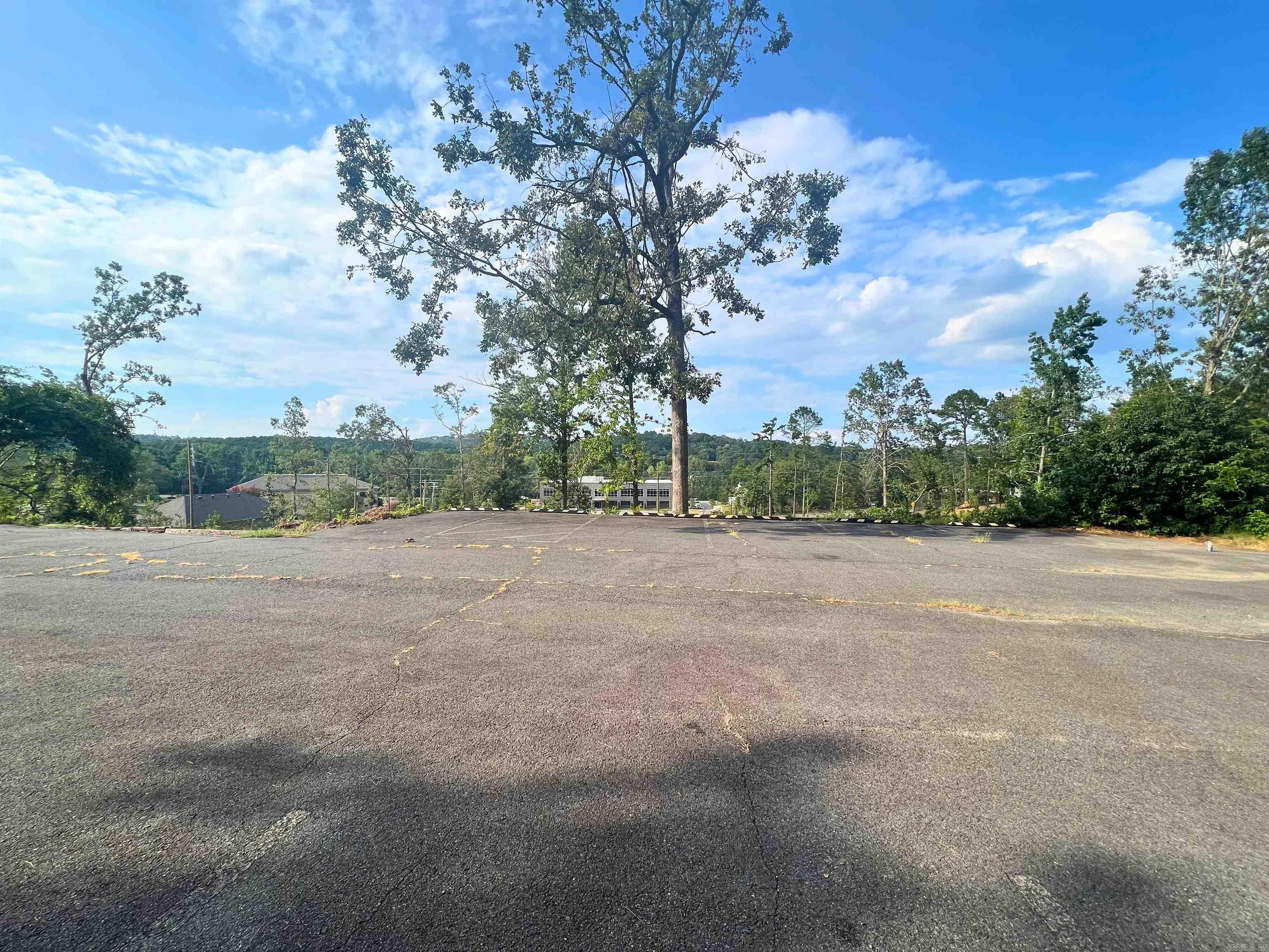 PARKWAY PLACE - Land