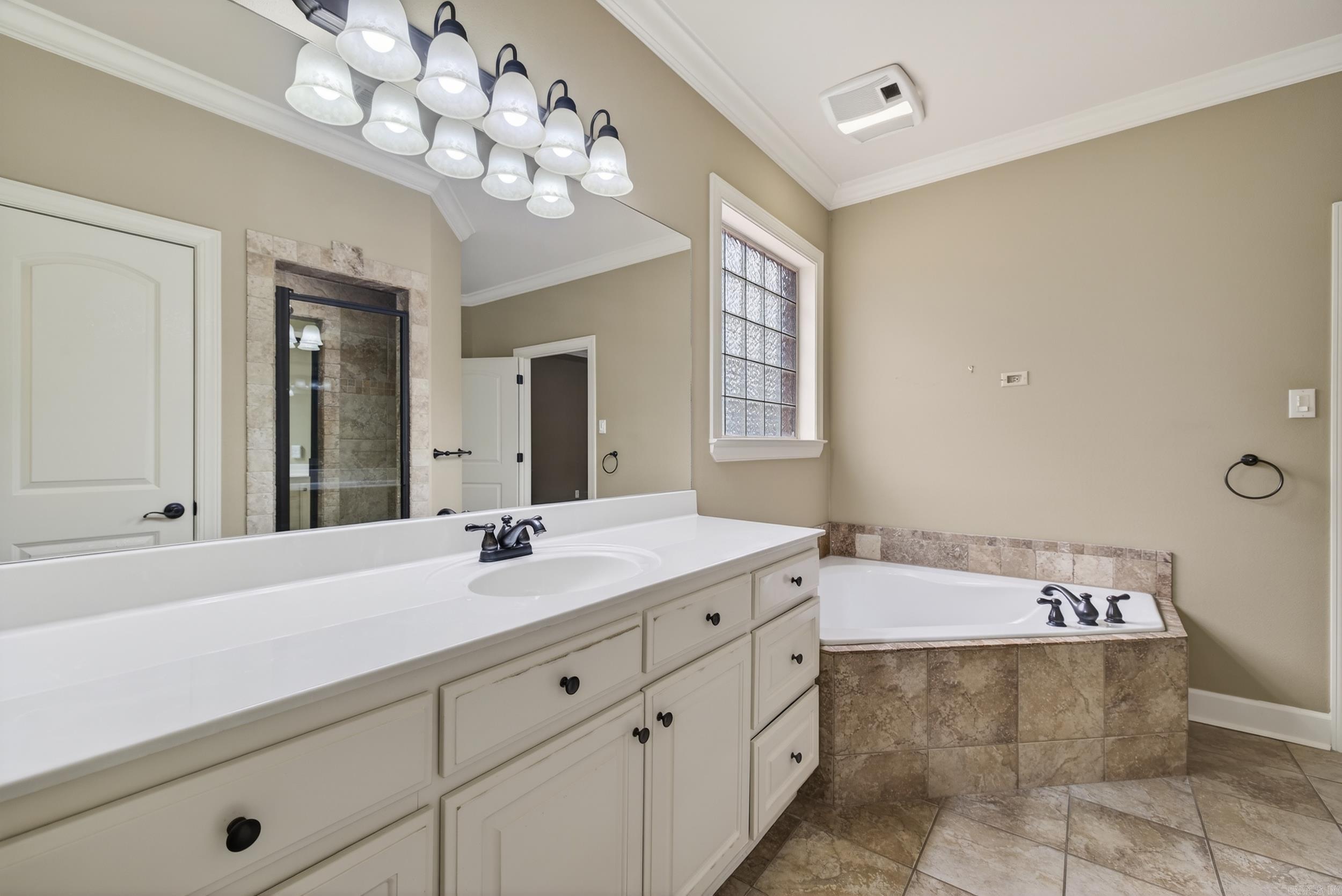 WOODLANDS EDGE - Residential