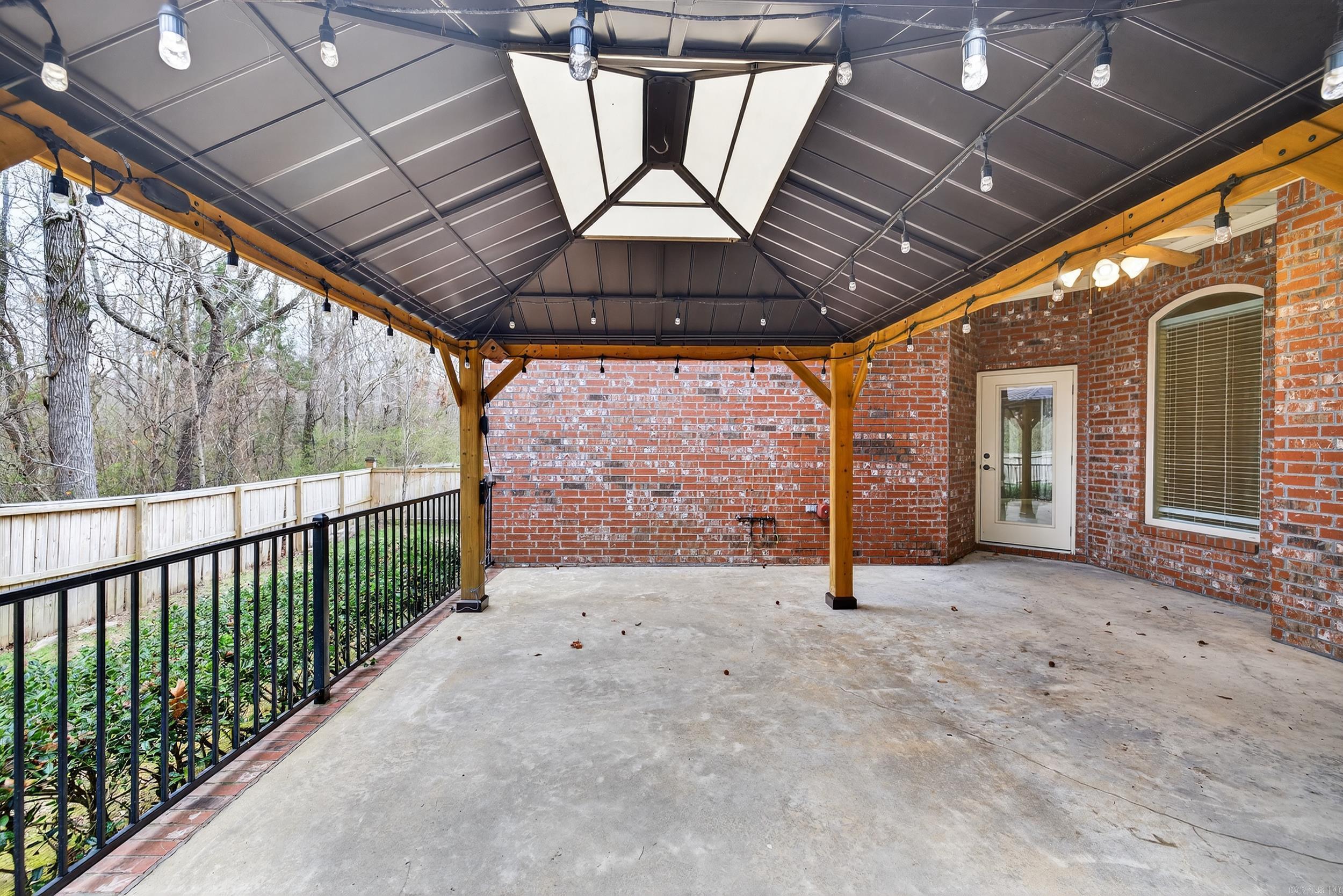 WOODLANDS EDGE - Residential