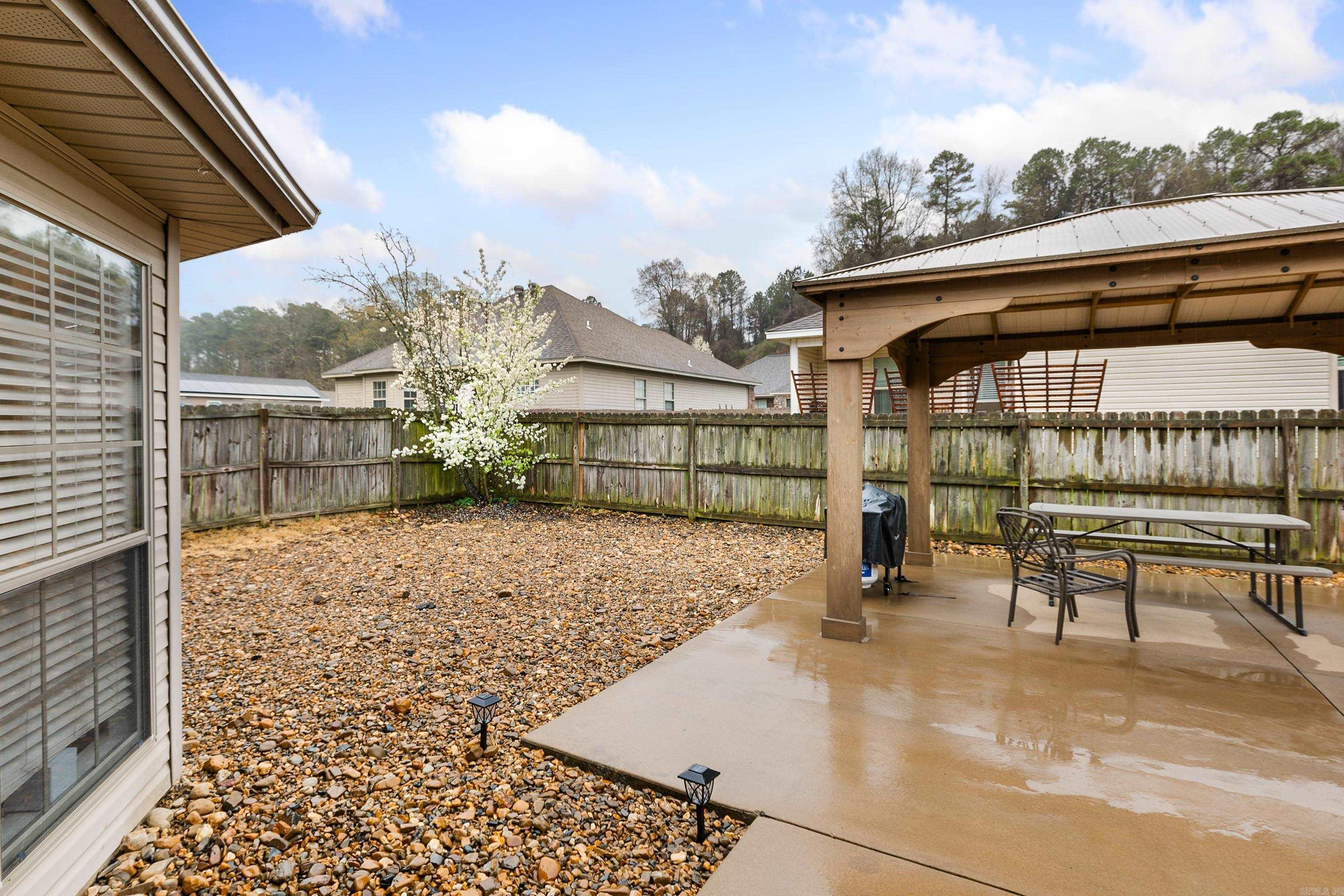 WISTERIA VINEYARD - Residential