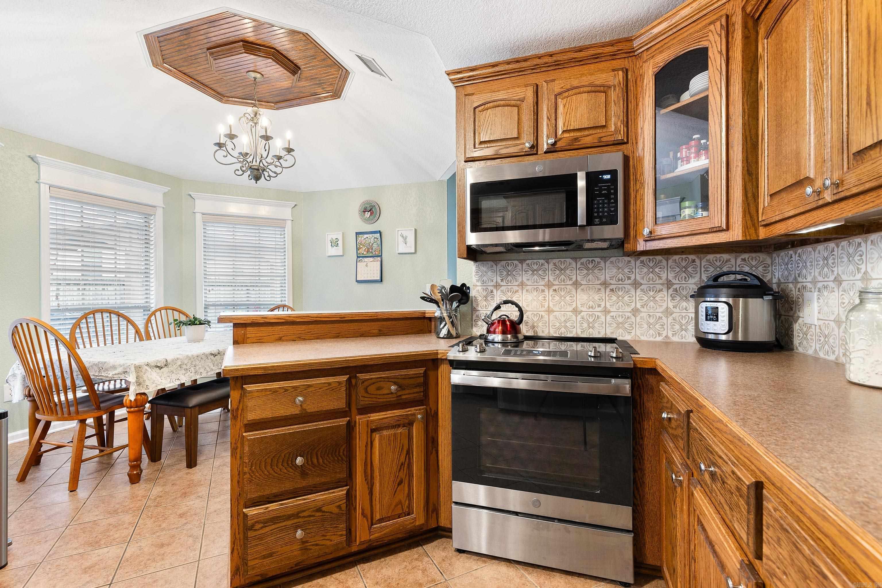 WISTERIA VINEYARD - Residential