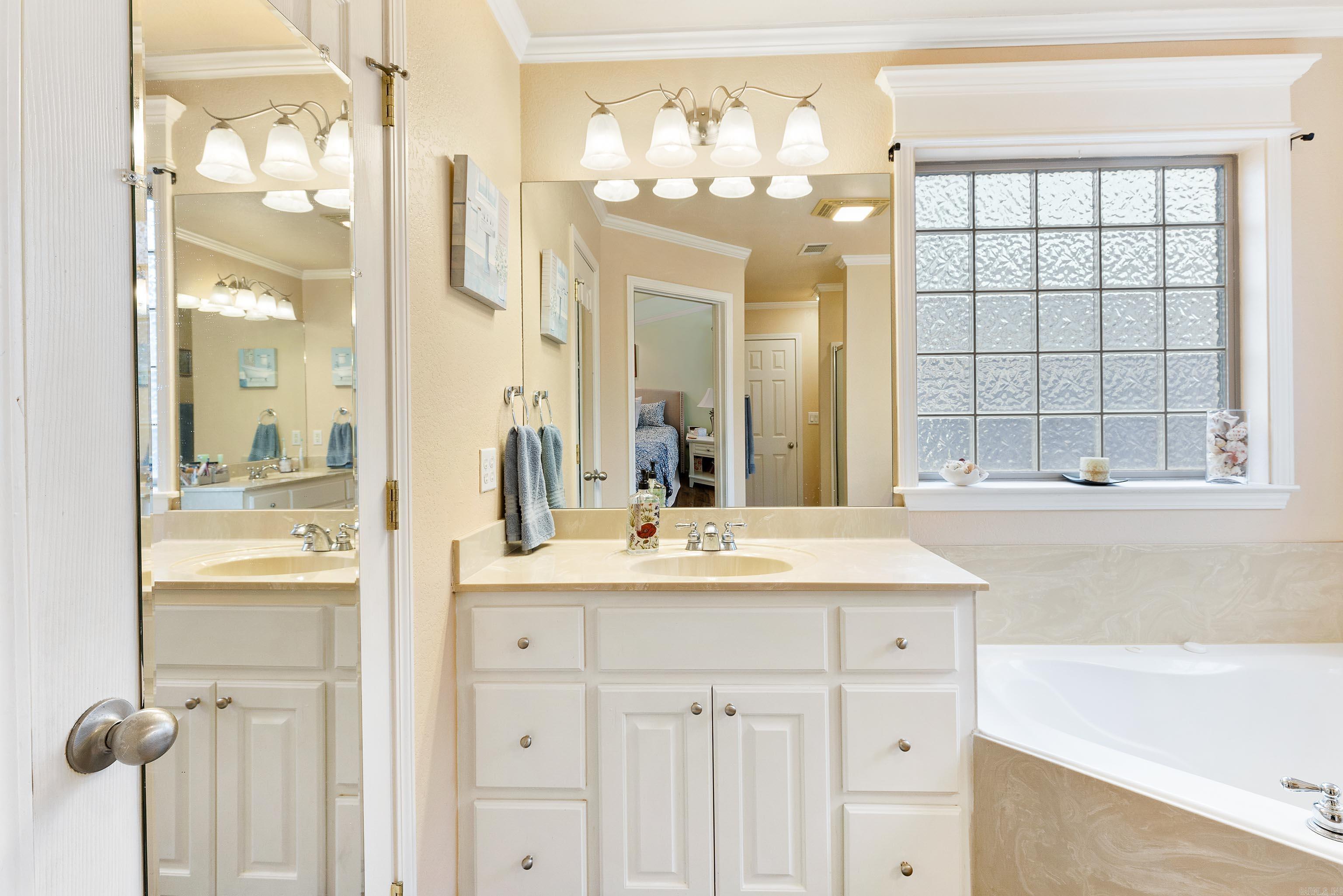 WISTERIA VINEYARD - Residential