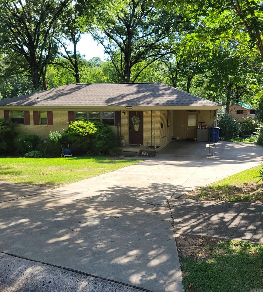 This is a well maintained house, with new heat and air ducts, new plumbing. Enjoy your self sitting on the large back deck, storage shed. Conveniet to shopping, near the I40 and I30 interstate.