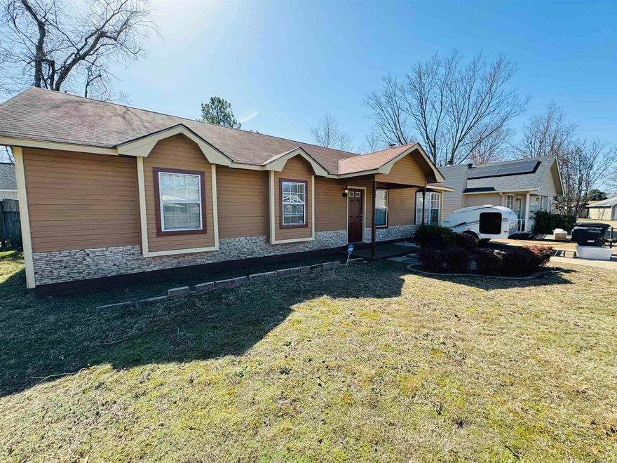 Need an excellent starter home or rental?  This home might just be the ideal home for you!  Conveniently located just a few minutes from 67/167 and in a popular residential area of Jacksonville this home will move quickly. This 3-bed, 1-bath, approx 1,400 sq ft home has newer siding on 3 sides of the home and faux rock trim on the front.  Roof replaced in 2015 and HVAC in 2005.  Home is ready for you now and with a little TLC could be an amazing property.  Home also comes with two metal storage buildings as well as some materials for additional renovations. Agents See Remarks.