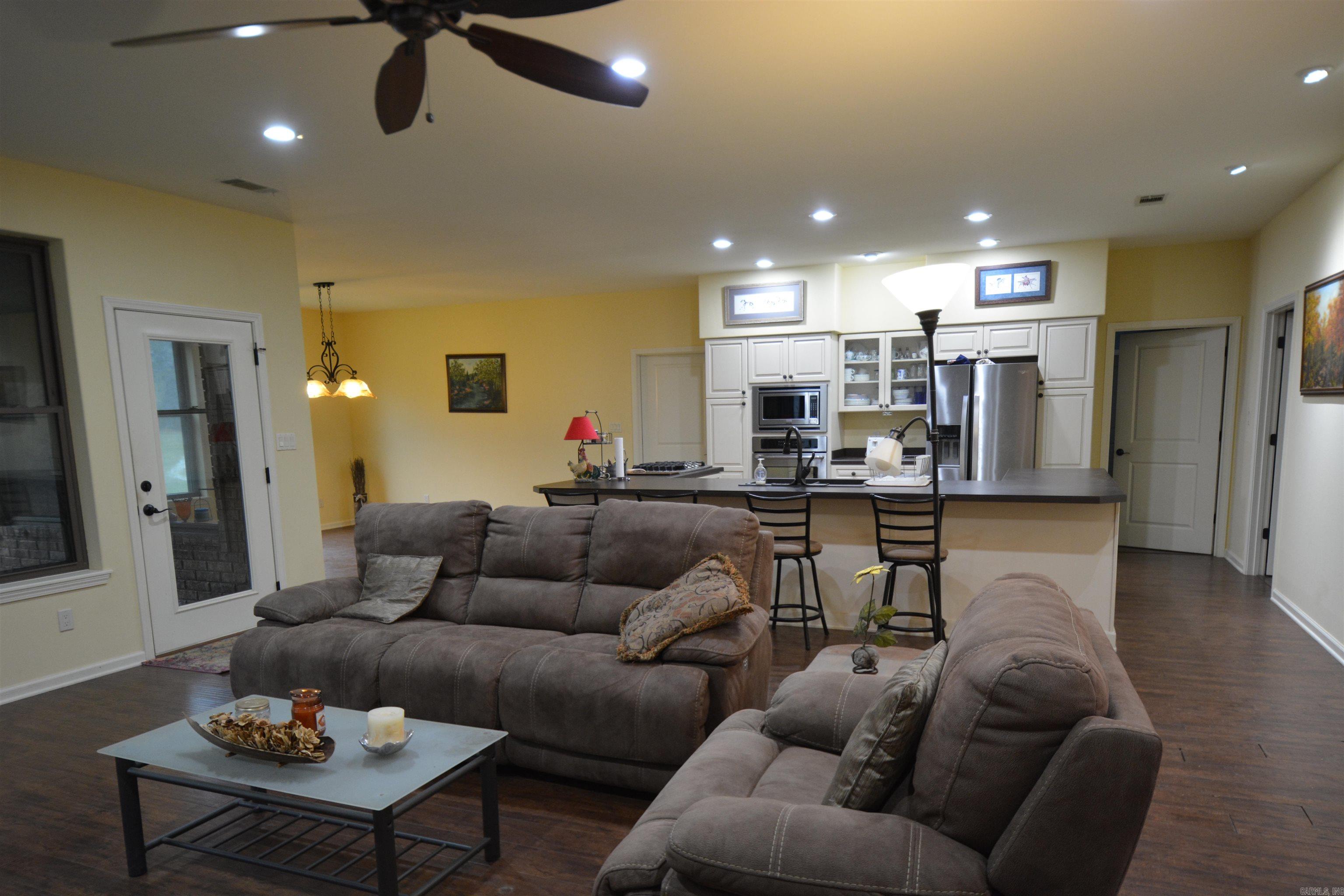 OAKWOOD - Residential