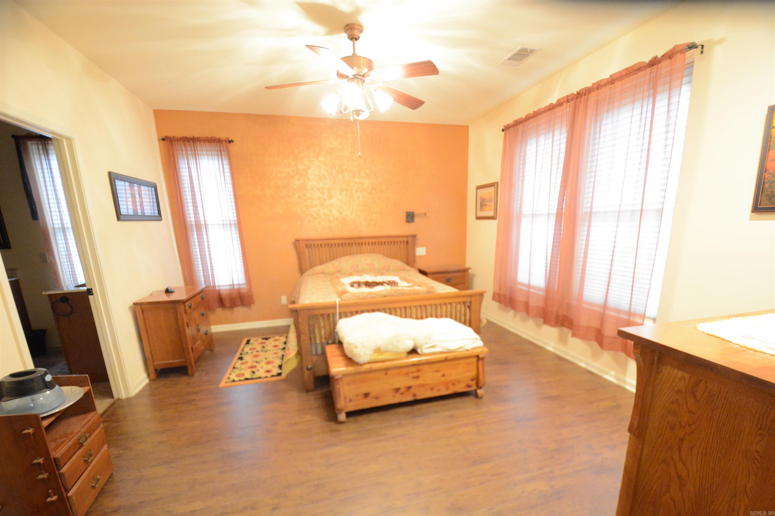 OAKWOOD - Residential