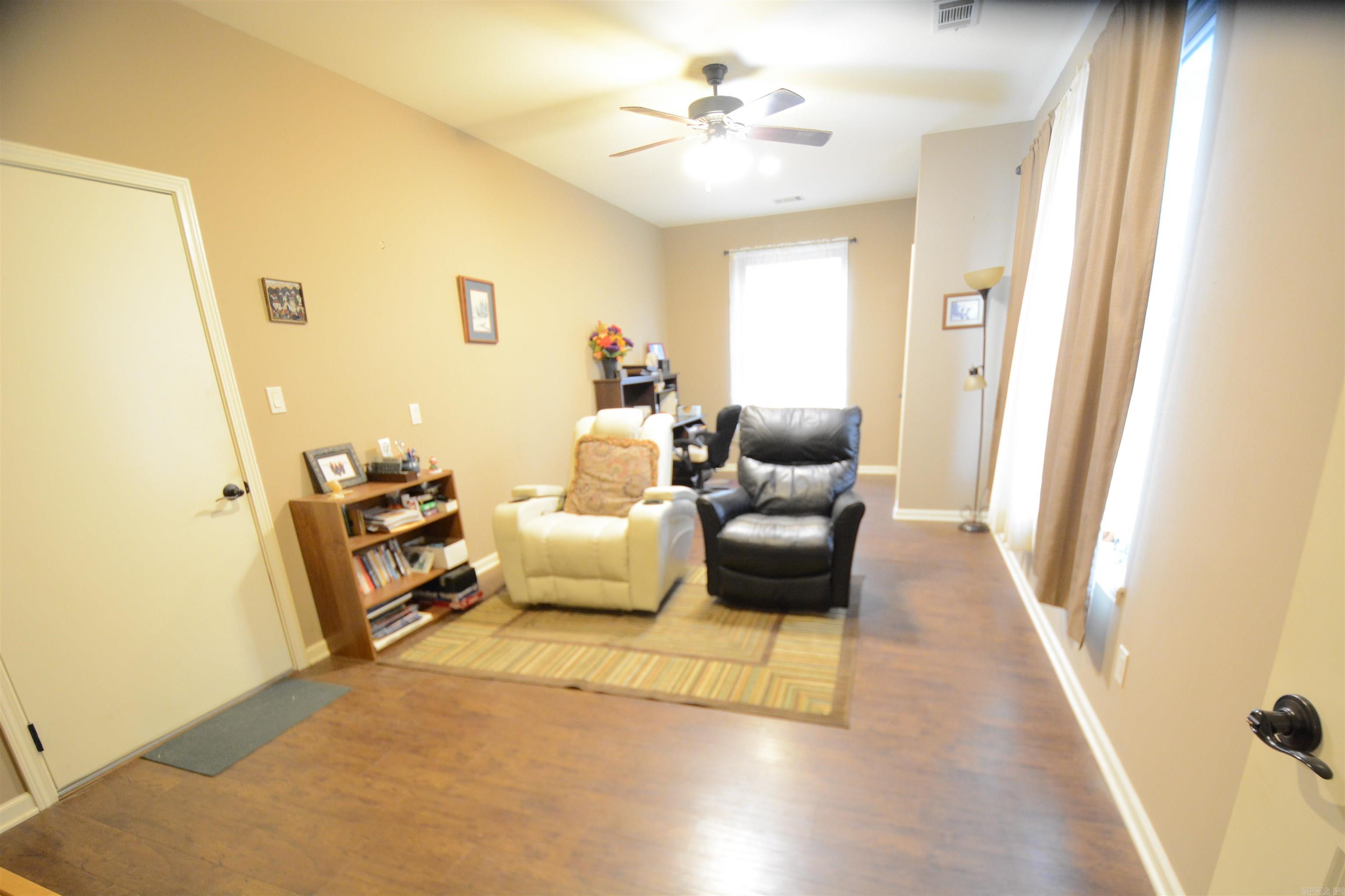 OAKWOOD - Residential