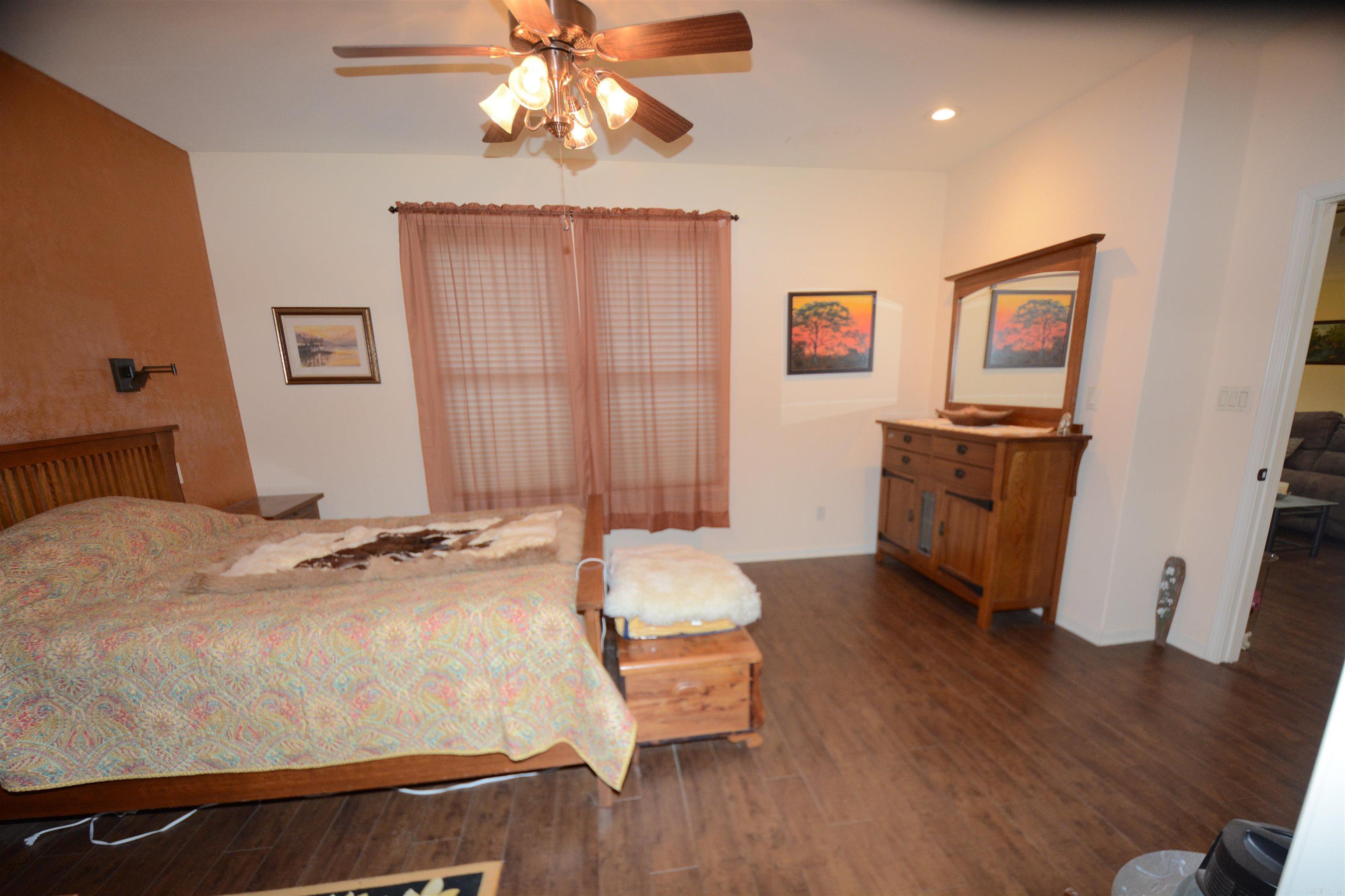 OAKWOOD - Residential