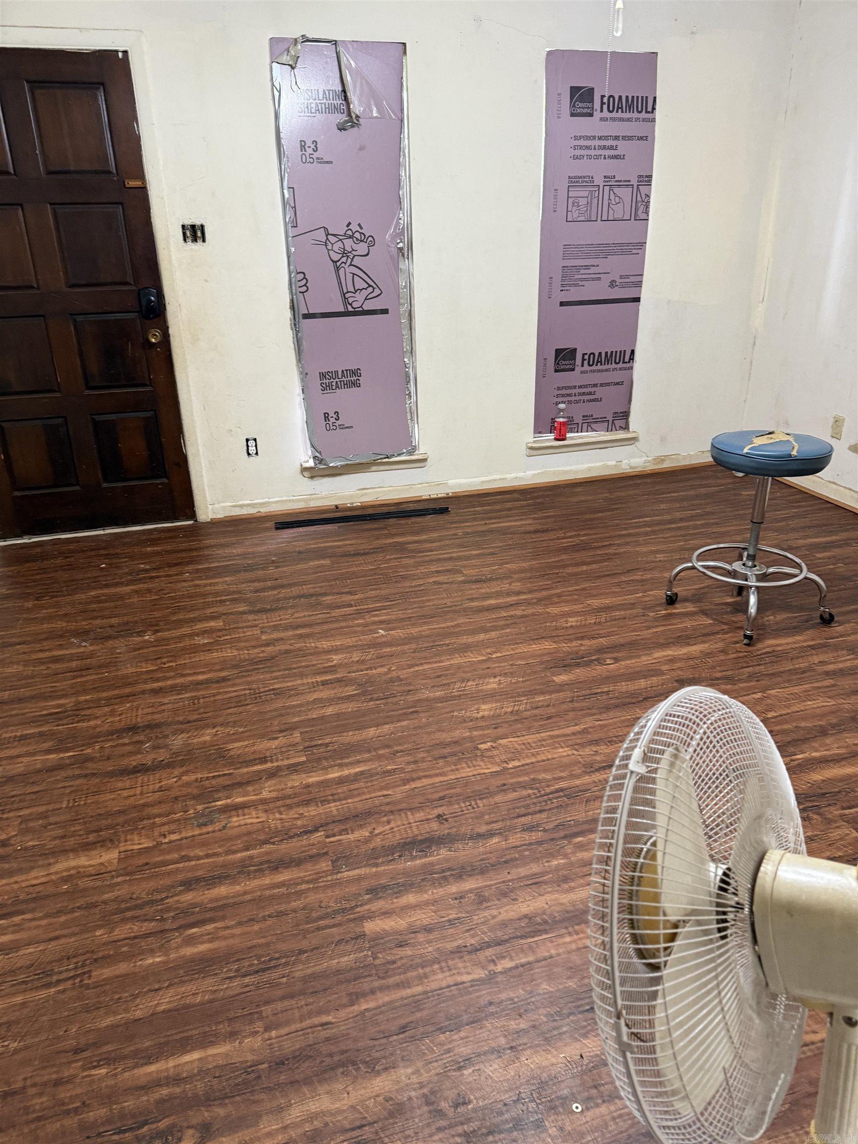 TOWERING OAKS - Residential