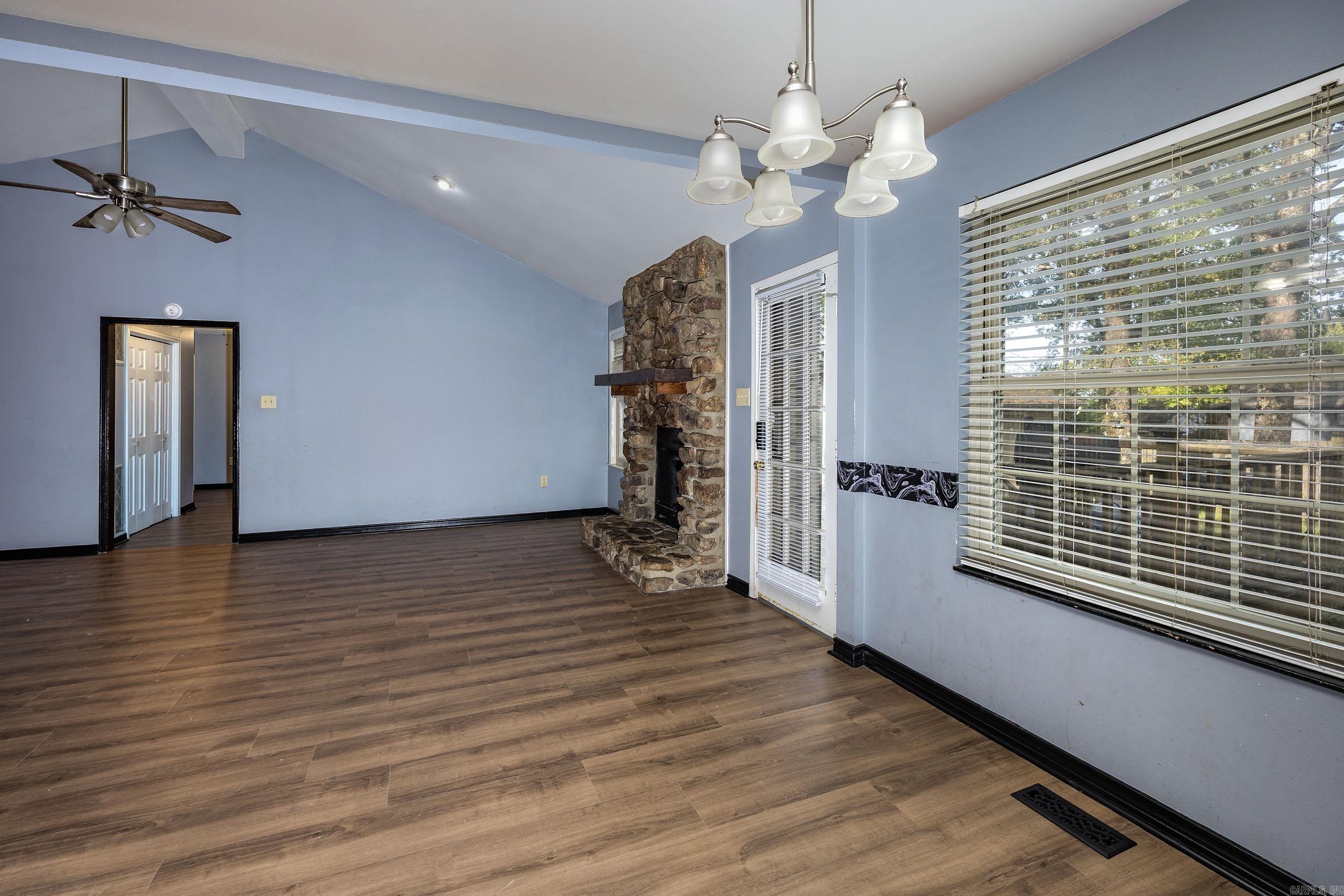 GREEN HILLS - Residential