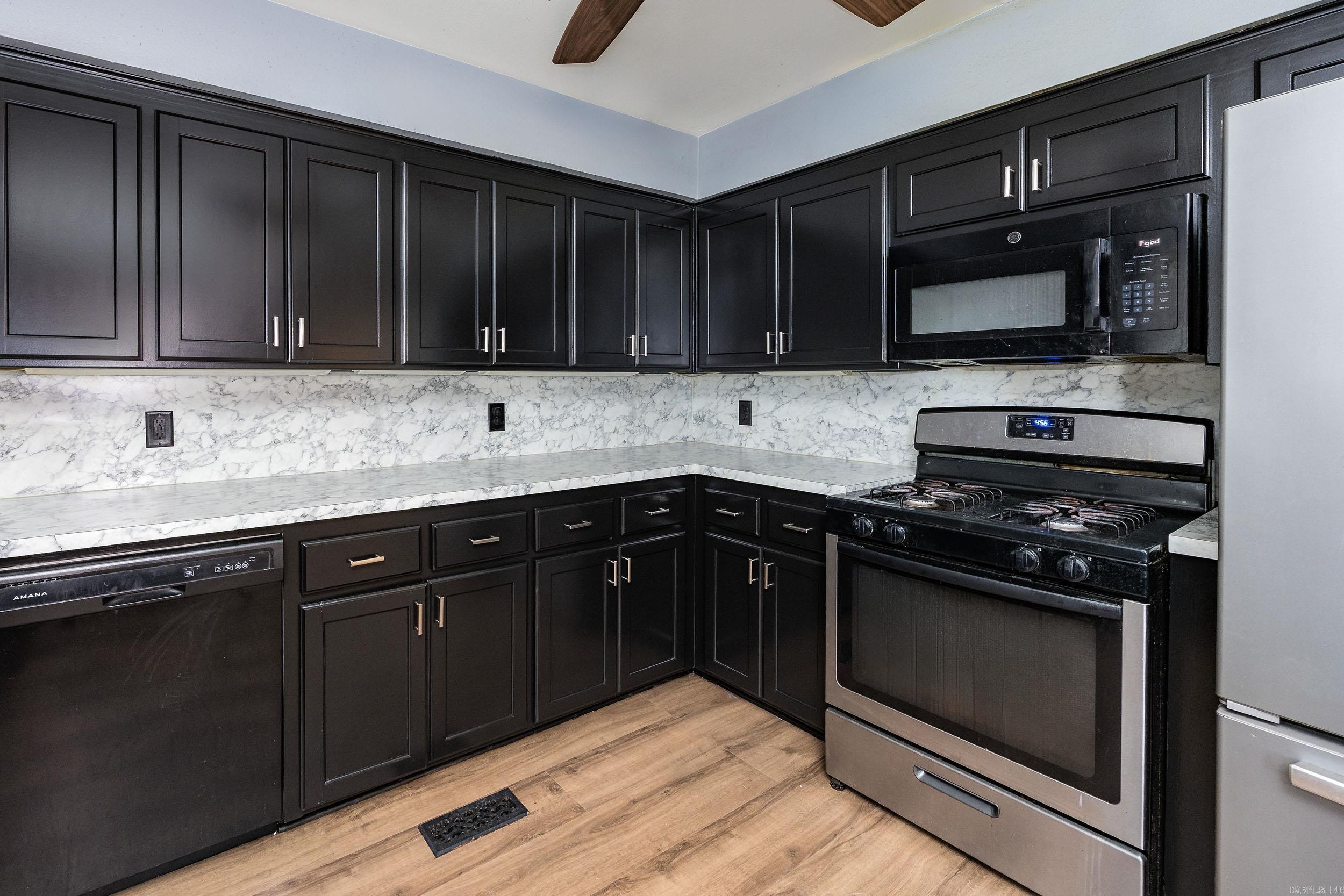 GREEN HILLS - Residential