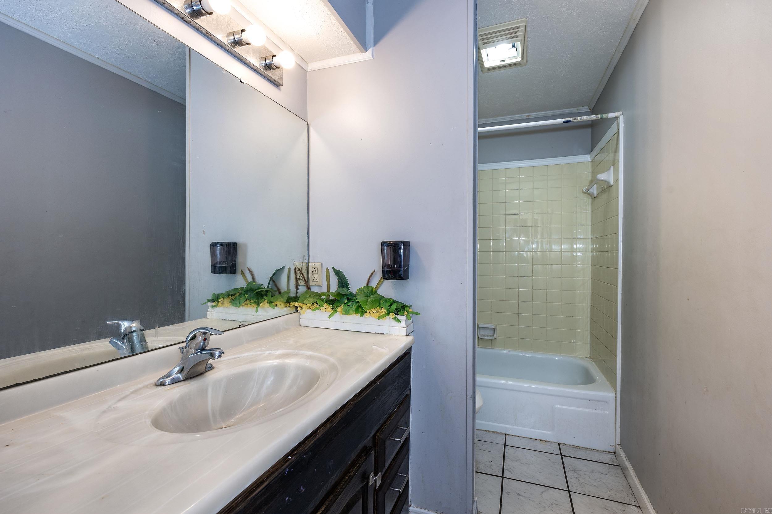 GREEN HILLS - Residential