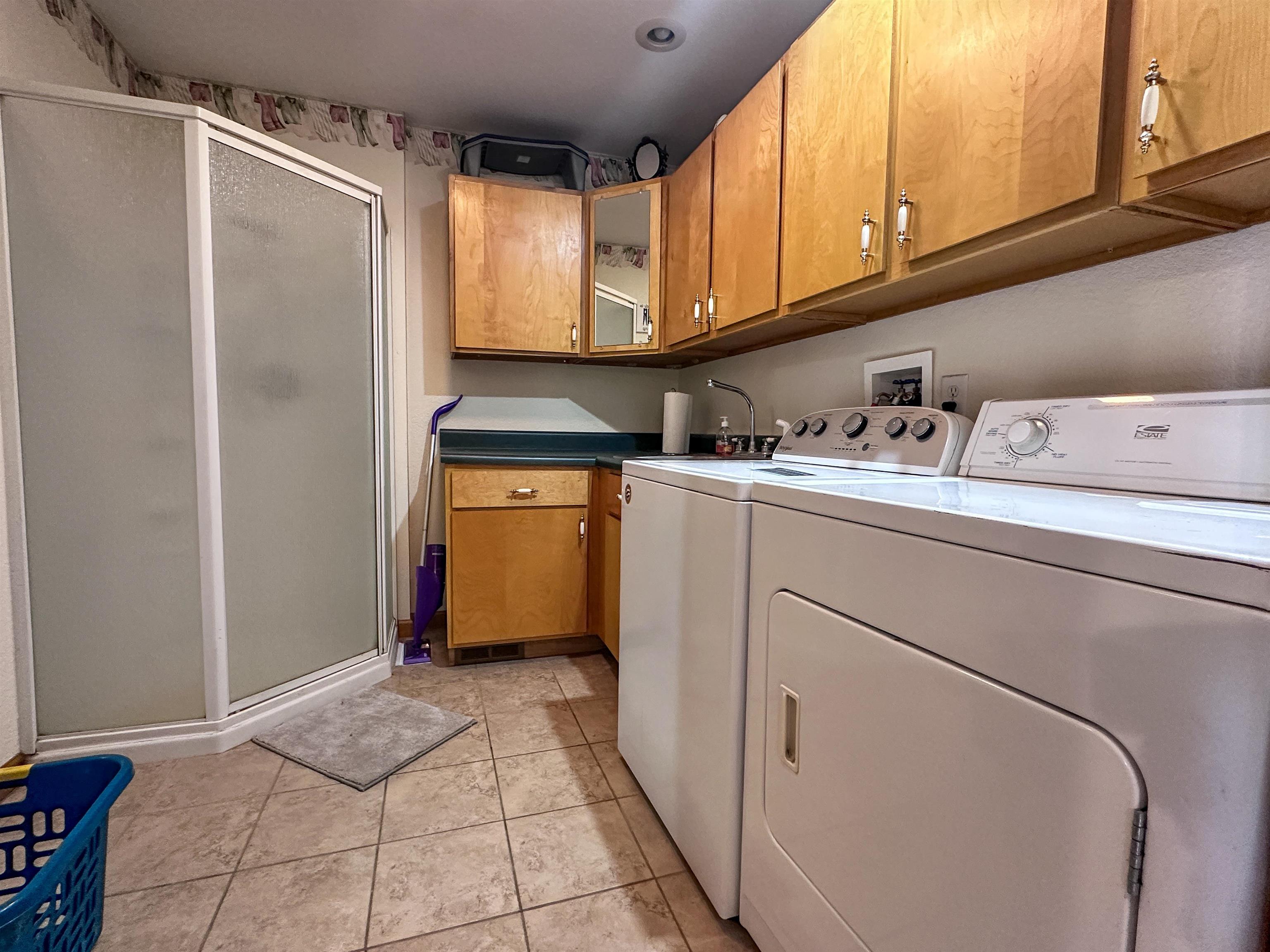 EAST LAKE - Residential