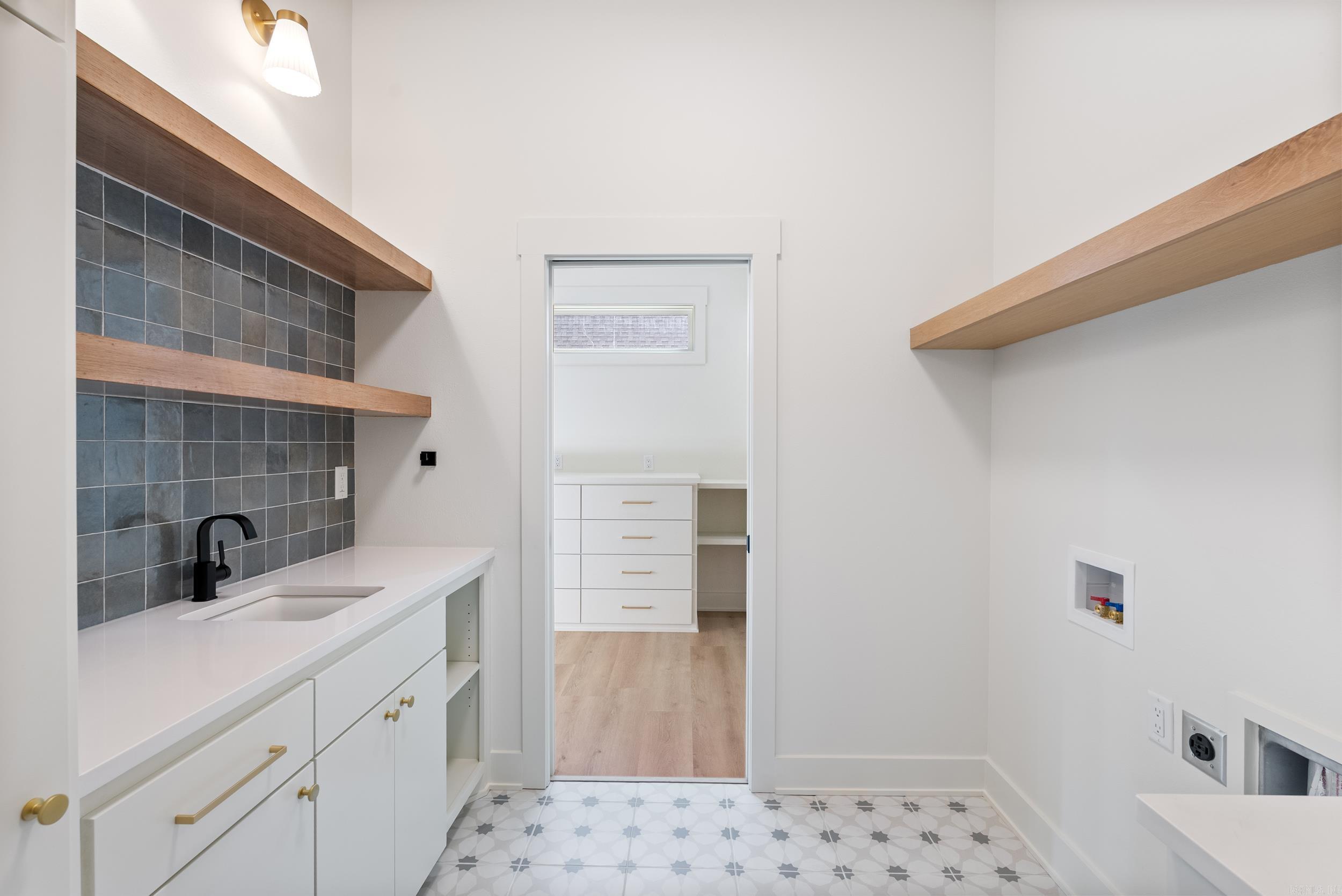 SYLVIA SPRINGS SUBDIVISION - Residential