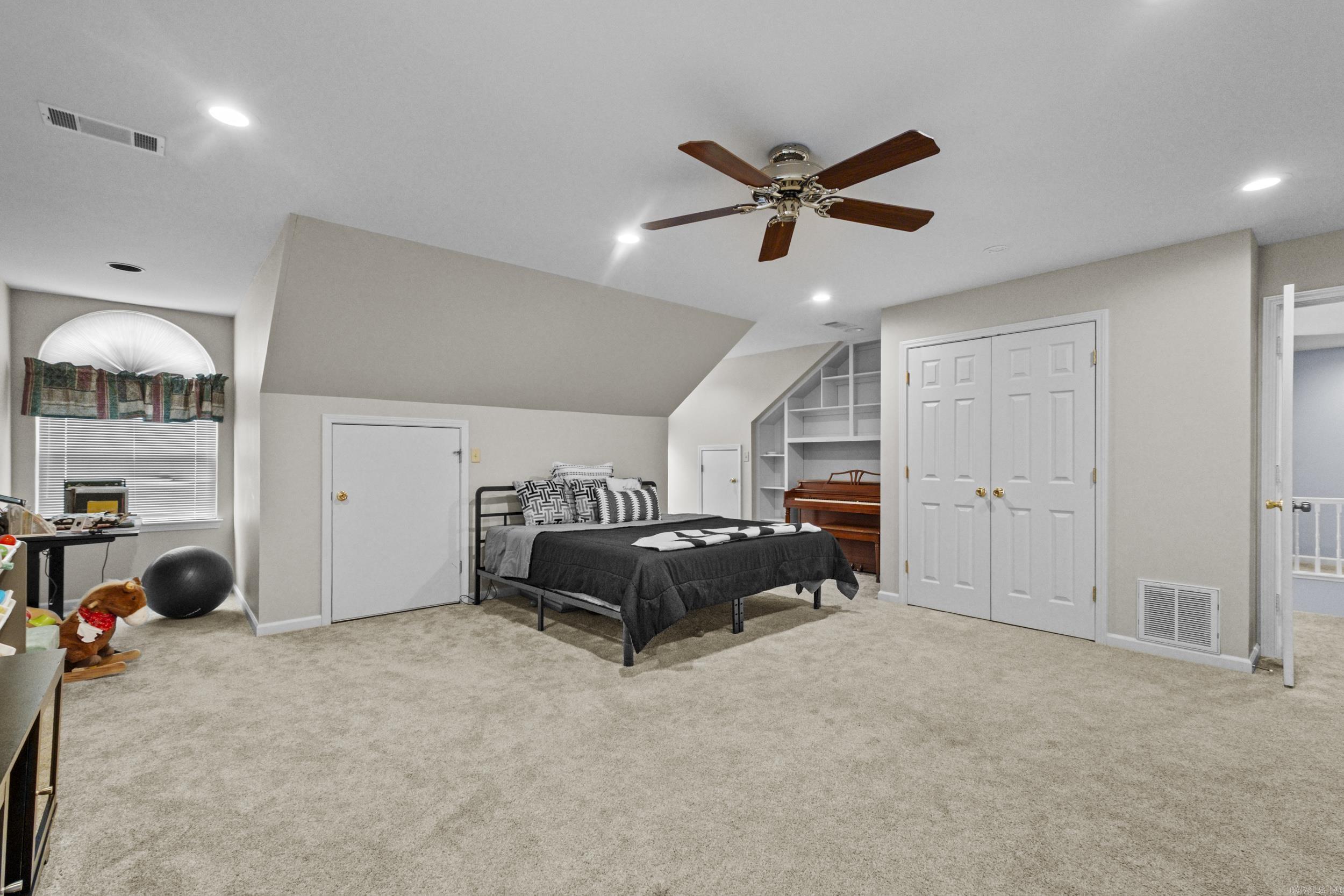 OVERBROOK - Residential